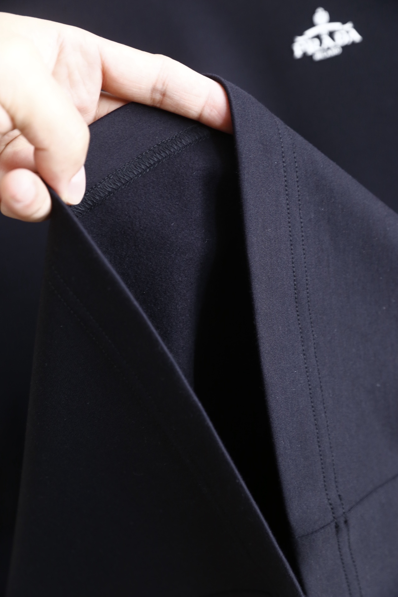 🔥普拉*/Pr*da.2025秋冬新品男士高领打底！胸前品牌经典字母LOGO设计👍采用舒适保暖面料！高领