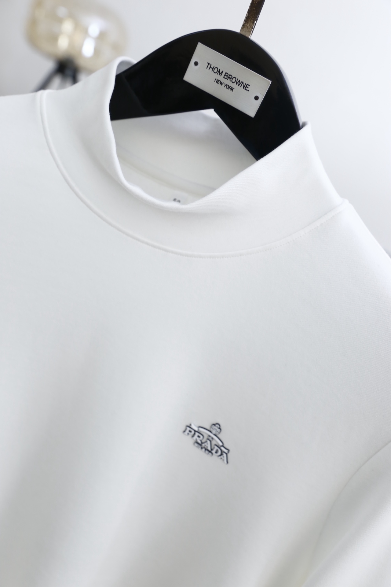 🔥普拉*/Pr*da.2025秋冬新品男士高领打底！胸前品牌经典字母LOGO设计👍采用舒适保暖面料！高领