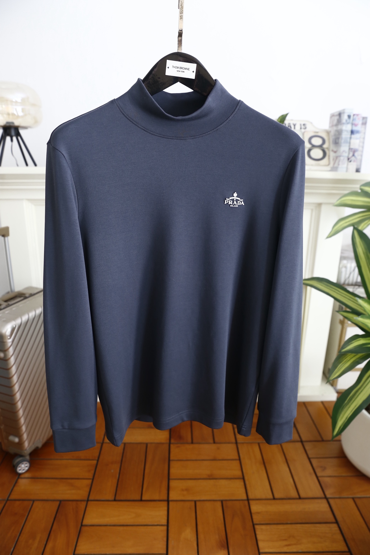 🔥普拉*/Pr*da.2025秋冬新品男士高领打底！胸前品牌经典字母LOGO设计👍采用舒适保暖面料！高领