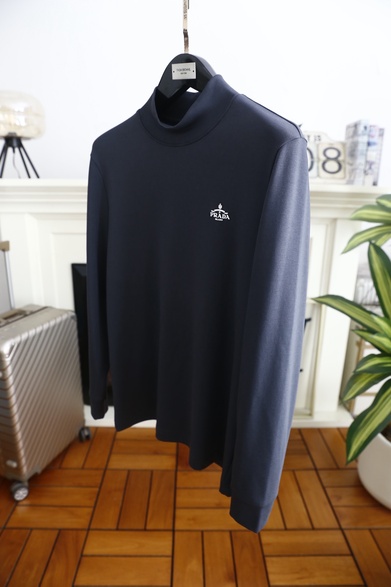 🔥普拉*/Pr*da.2025秋冬新品男士高领打底！胸前品牌经典字母LOGO设计👍采用舒适保暖面料！高领