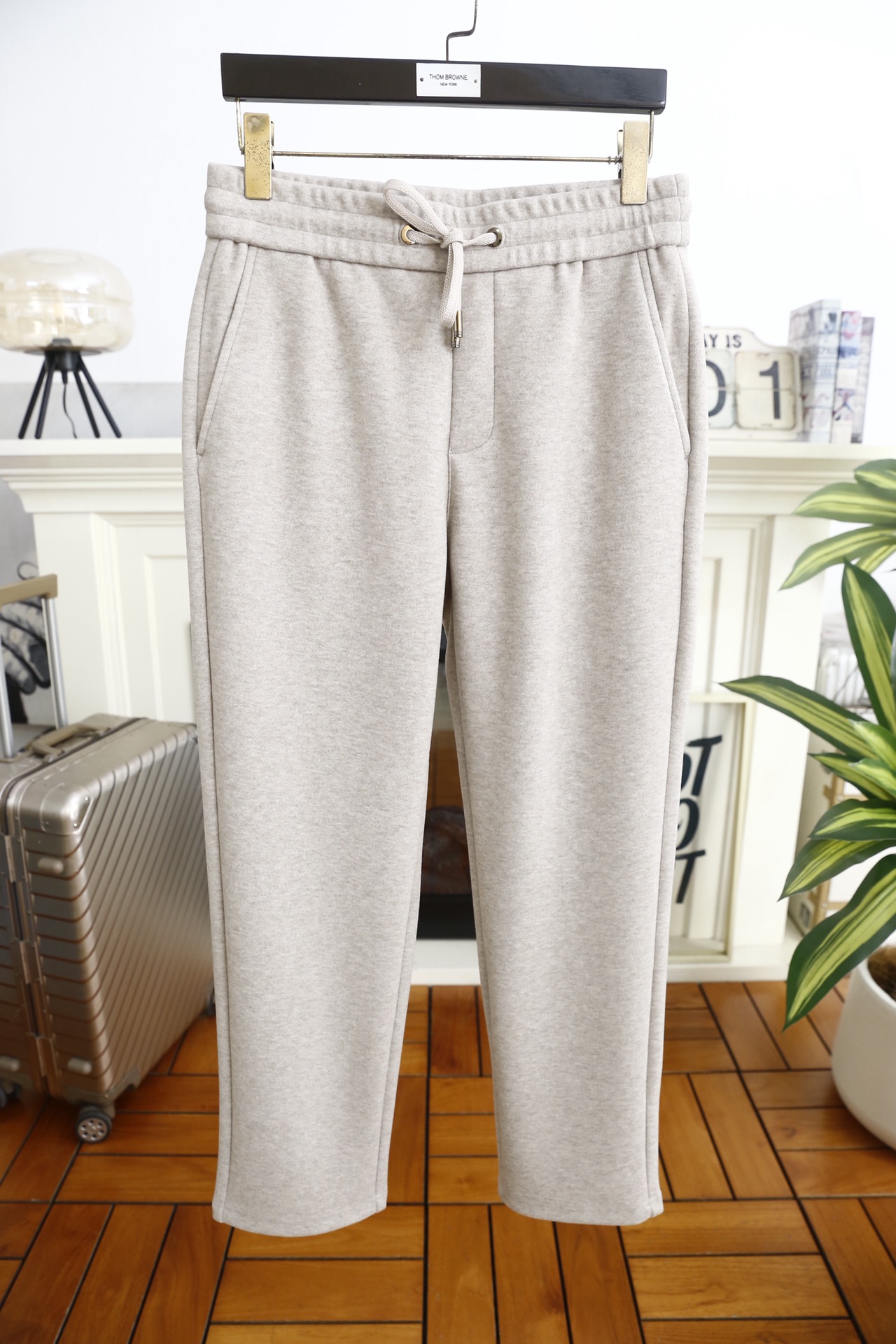 🔥杰尼*/Ze*na.25秋冬时尚新品男士休闲裤🆕采用舒适保暖面料，奢华经典品牌LOGO元素设计 上身随