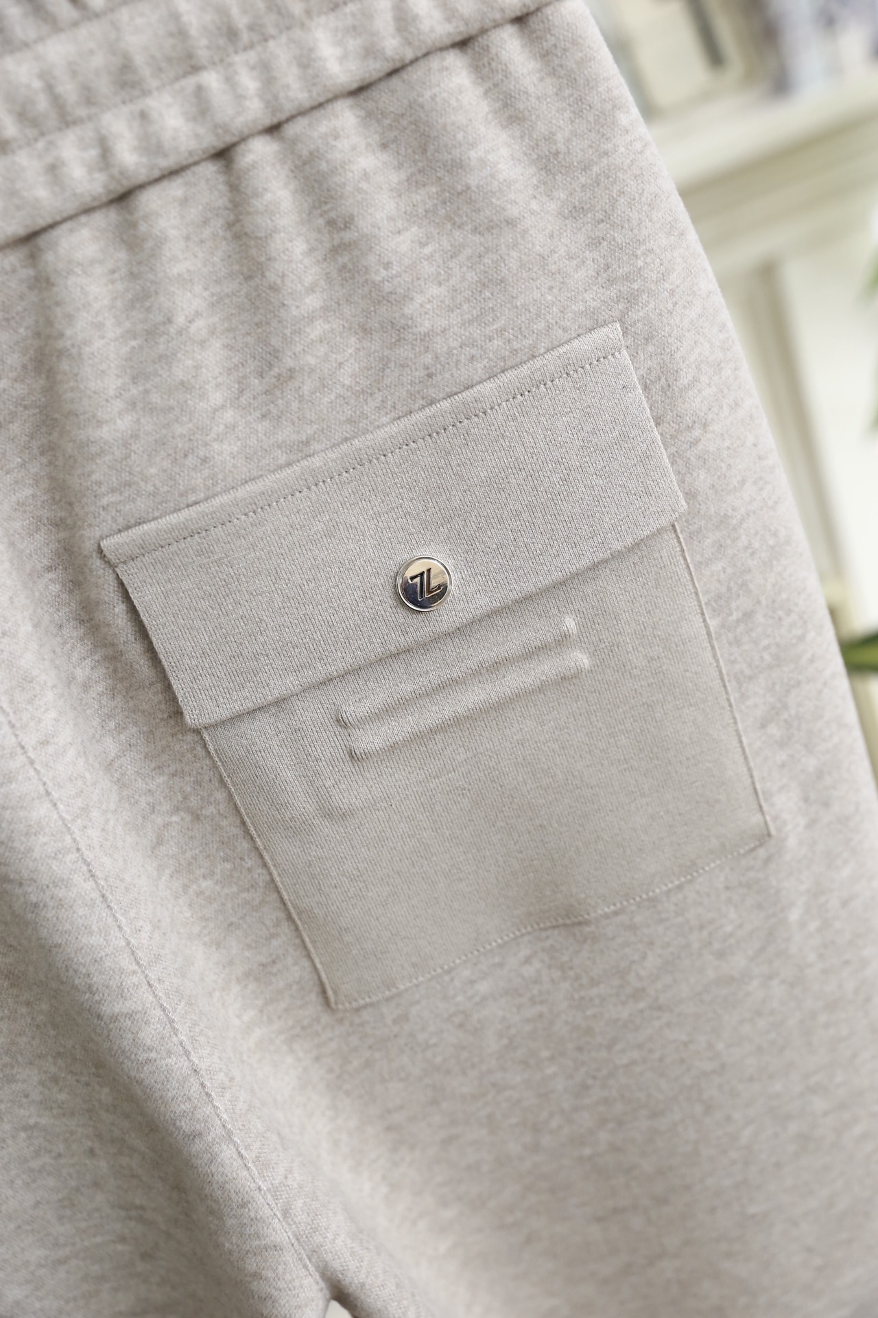 🔥杰尼*/Ze*na.25秋冬时尚新品男士休闲裤🆕采用舒适保暖面料，奢华经典品牌LOGO元素设计 上身随