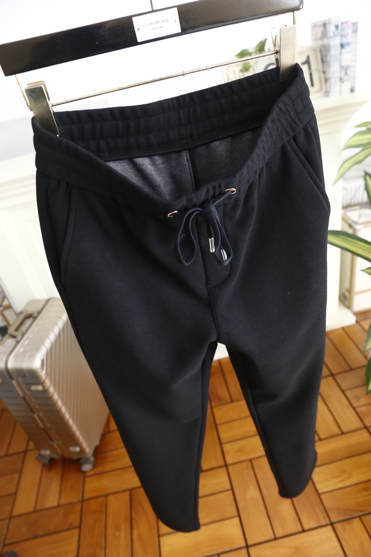 🔥杰尼*/Ze*na.25秋冬时尚新品男士休闲裤🆕采用舒适保暖面料，奢华经典品牌LOGO元素设计 上身随