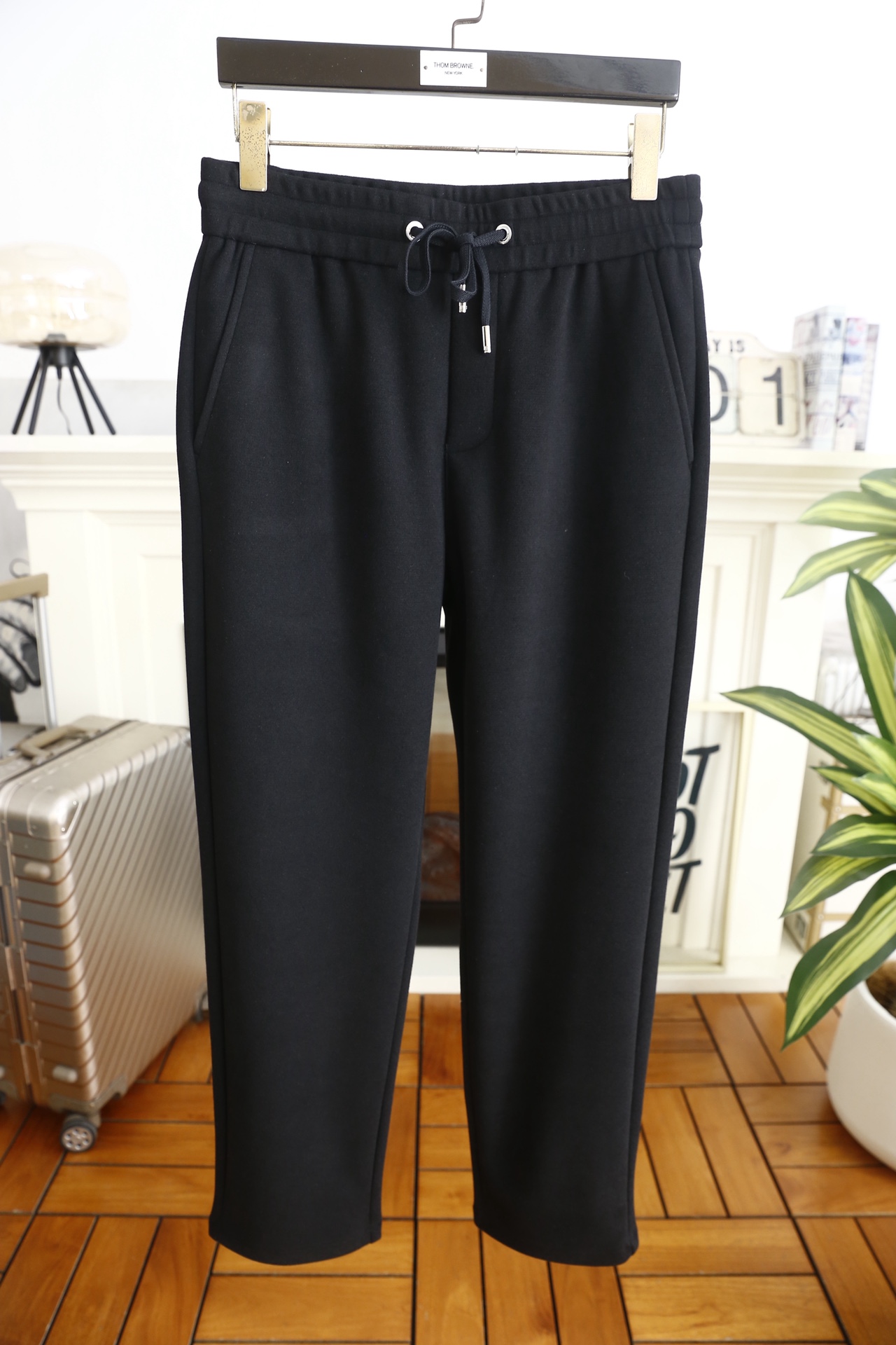 🔥杰尼*/Ze*na.25秋冬时尚新品男士休闲裤🆕采用舒适保暖面料，奢华经典品牌LOGO元素设计 上身随