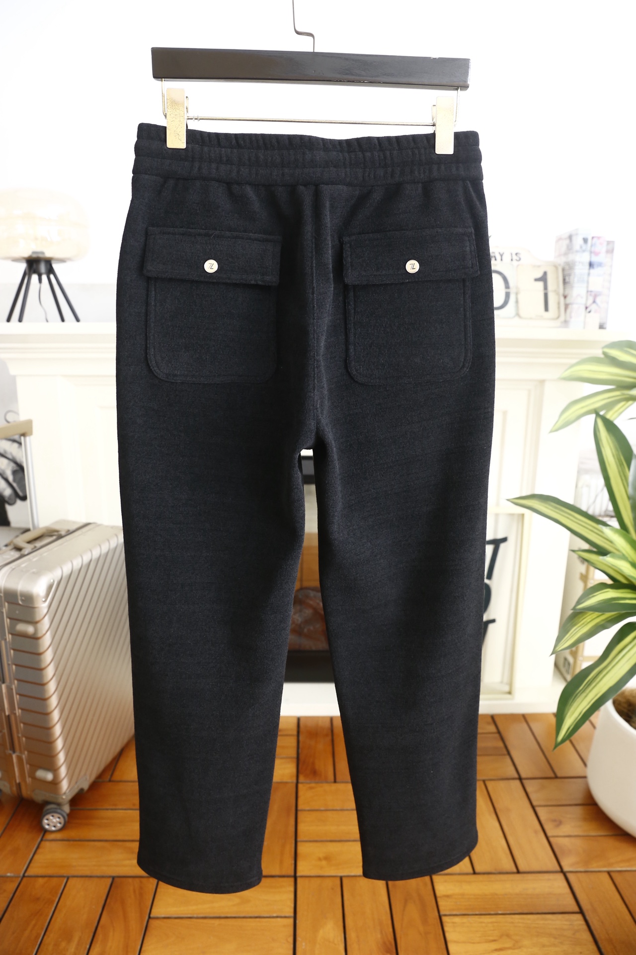 🔥杰尼*/Ze*na.25秋冬时尚新品男士休闲裤🆕采用舒适保暖面料，奢华经典品牌字母LOGO元素设计 上