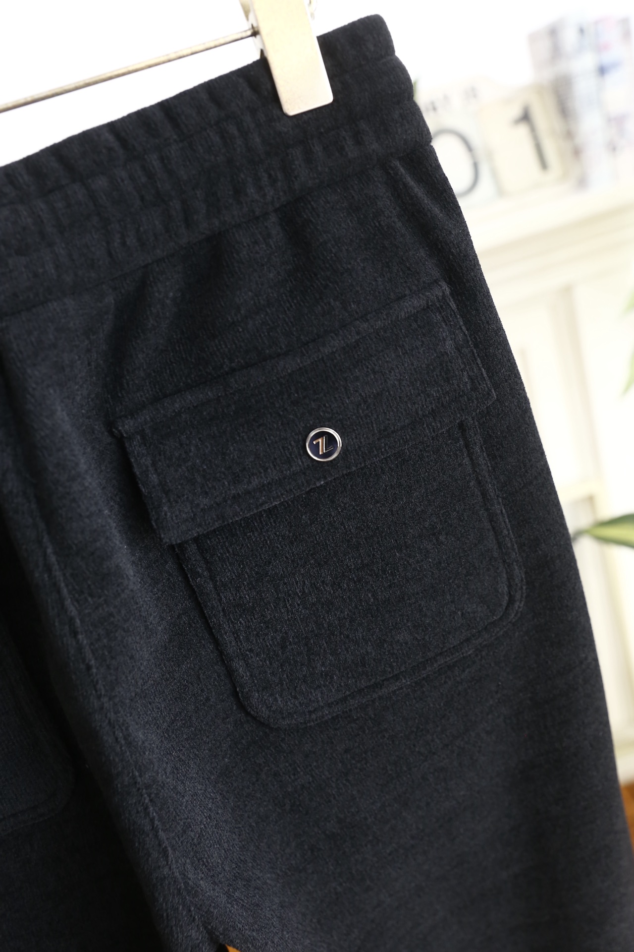 🔥杰尼*/Ze*na.25秋冬时尚新品男士休闲裤🆕采用舒适保暖面料，奢华经典品牌字母LOGO元素设计 上