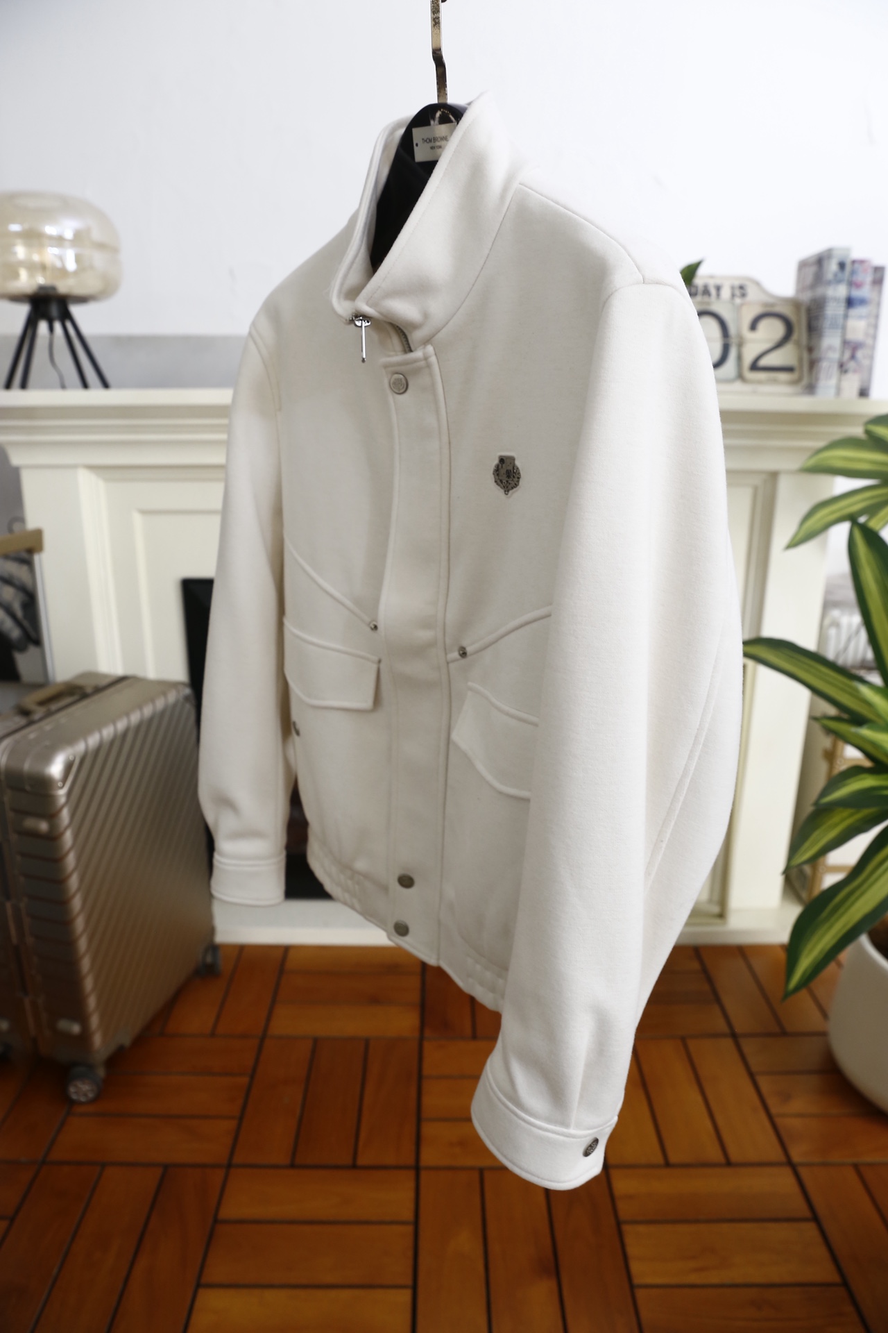 🔥lp🆕.25秋冬新品！时尚男士立领夹克👍采用舒适保暖面料✅面料触感柔软且富有弹性，抗皱耐磨的特性让衣物