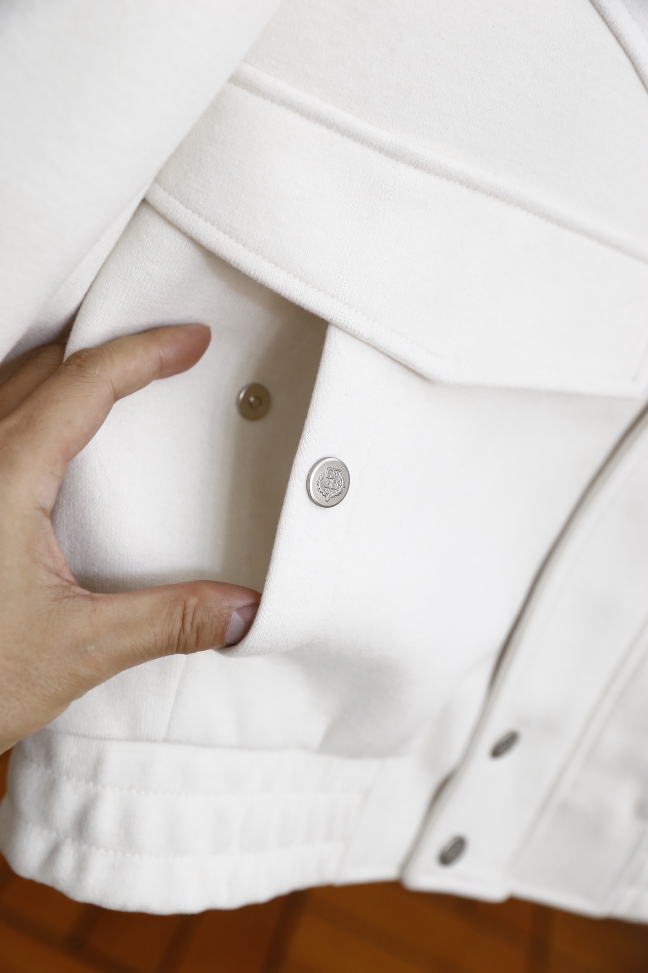 🔥lp🆕.25秋冬新品！时尚男士立领夹克👍采用舒适保暖面料✅面料触感柔软且富有弹性，抗皱耐磨的特性让衣物