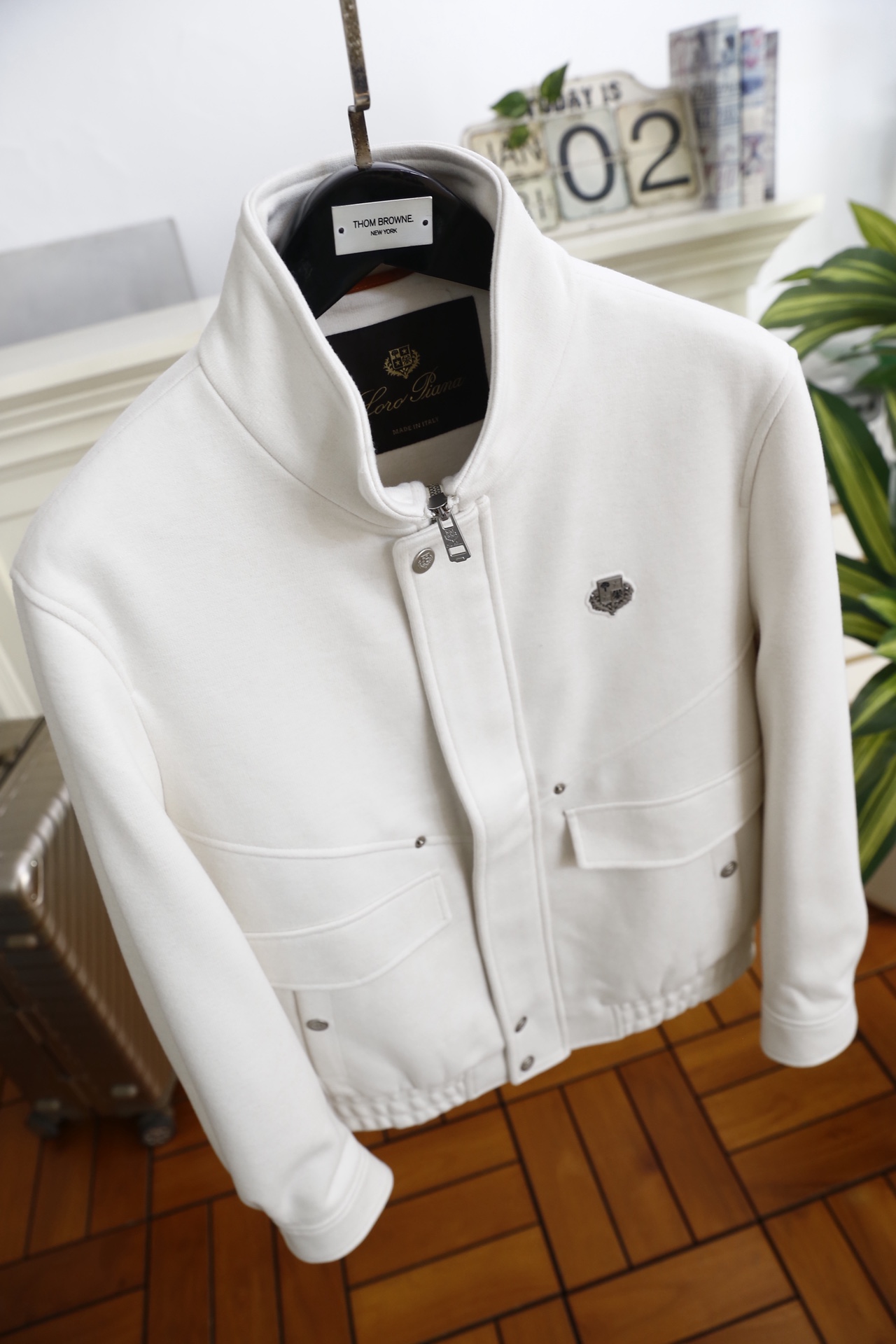 🔥lp🆕.25秋冬新品！时尚男士立领夹克👍采用舒适保暖面料✅面料触感柔软且富有弹性，抗皱耐磨的特性让衣物