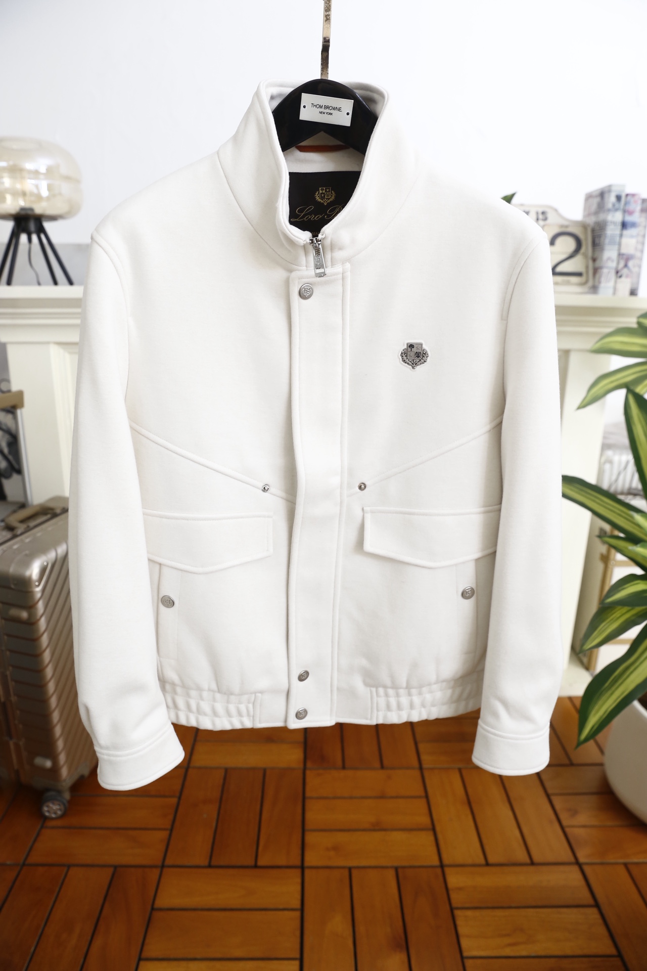 🔥lp🆕.25秋冬新品！时尚男士立领夹克👍采用舒适保暖面料✅面料触感柔软且富有弹性，抗皱耐磨的特性让衣物