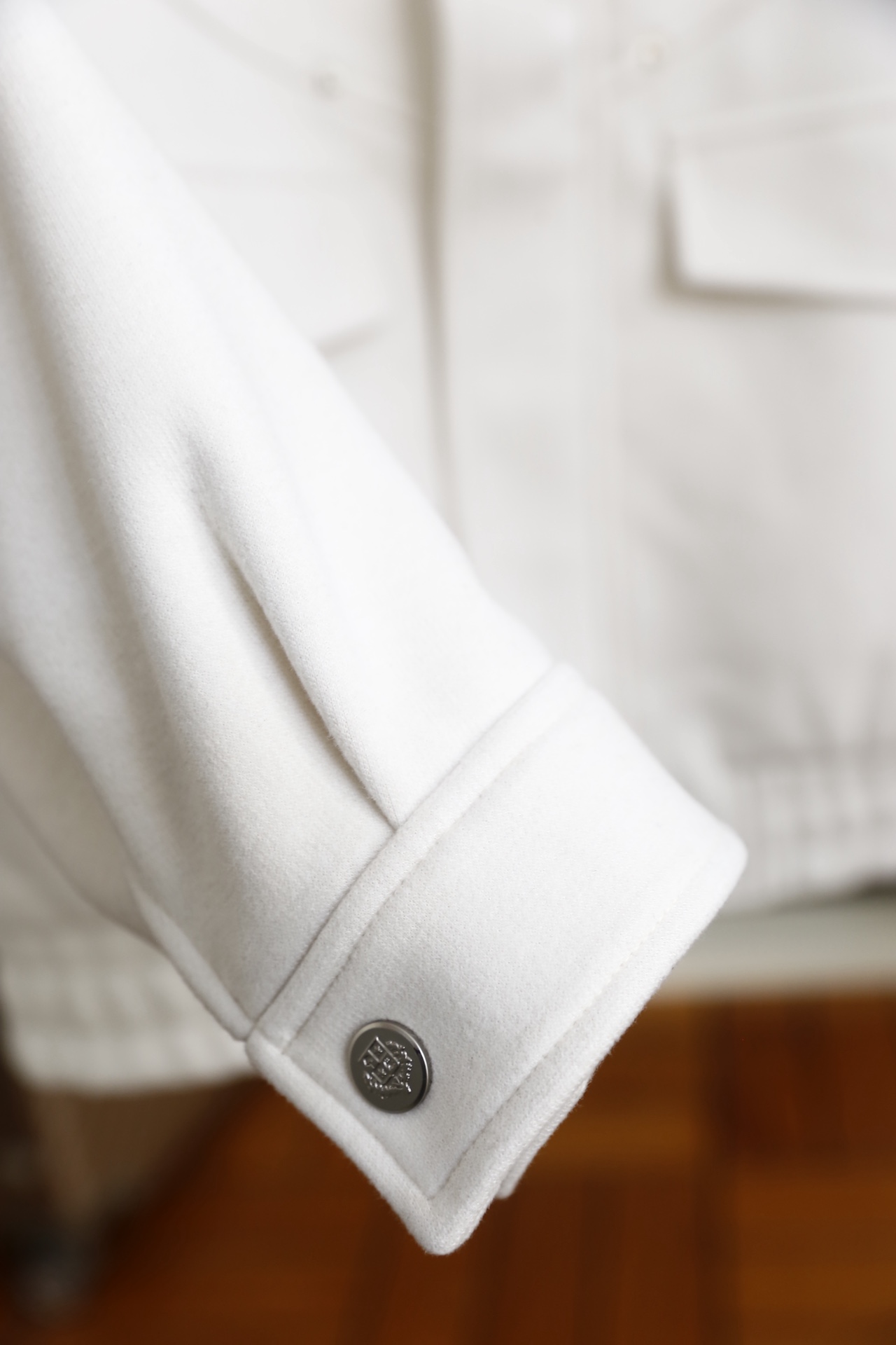 🔥lp🆕.25秋冬新品！时尚男士立领夹克👍采用舒适保暖面料✅面料触感柔软且富有弹性，抗皱耐磨的特性让衣物