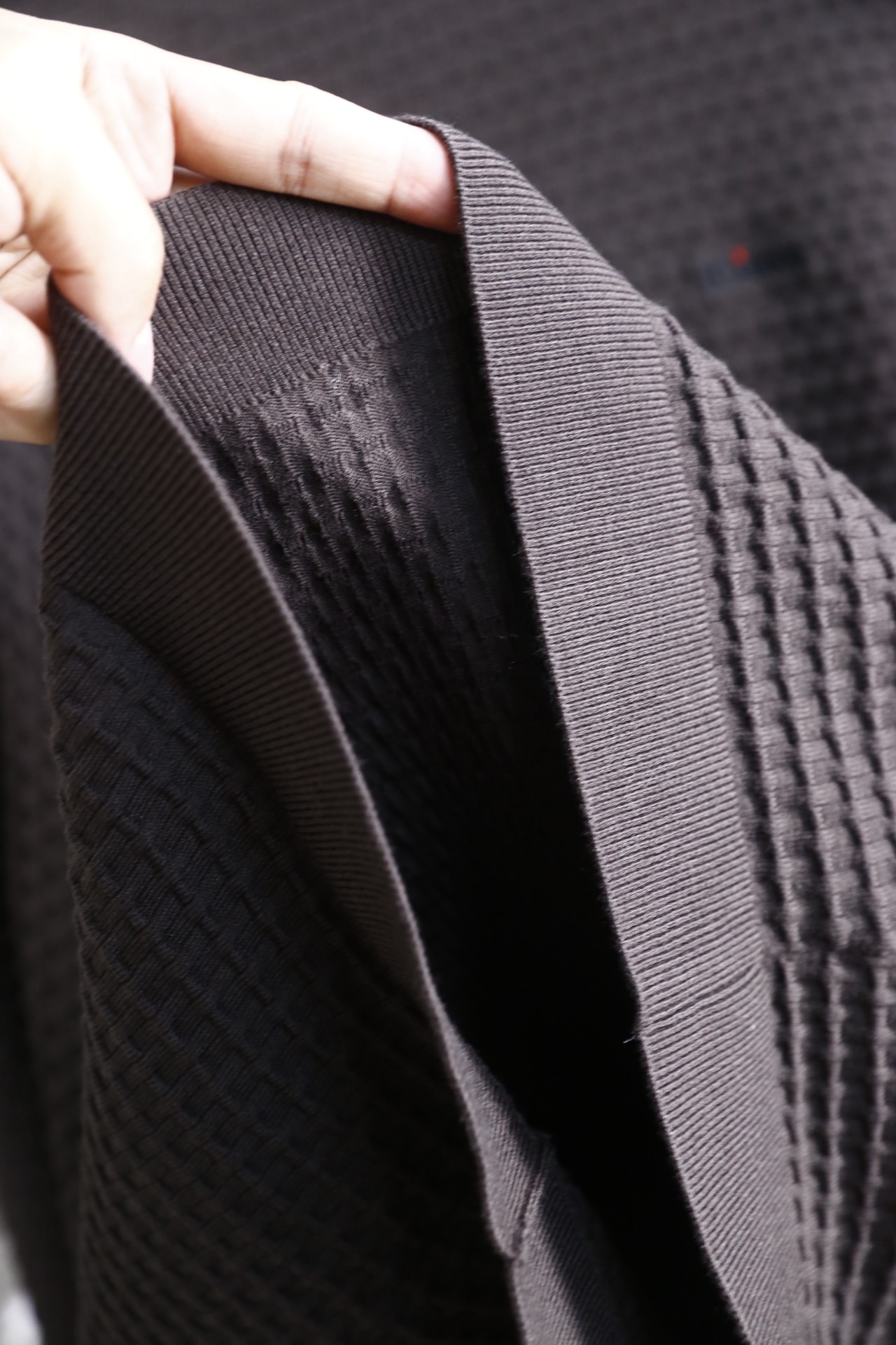 🔥kiton.25秋冬新品！时尚男士百搭毛衫👍采用华夫格针织工艺✅甄选优质棉羊毛混纺面料，触感柔软亲肤且