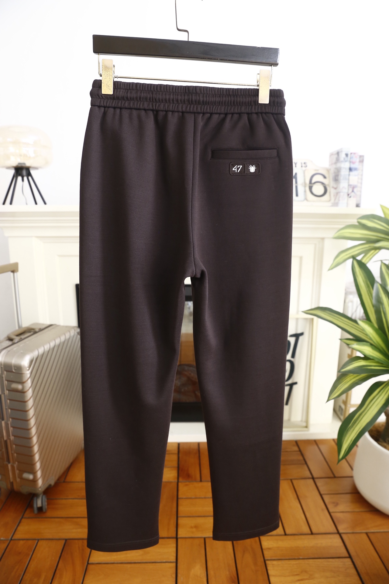 🔥迪奥.（🌾）25秋冬男士百搭休闲卫裤，采用细腻亲肤的高弹面料，触感柔软且兼具良好的垂坠感，日常穿着舒适