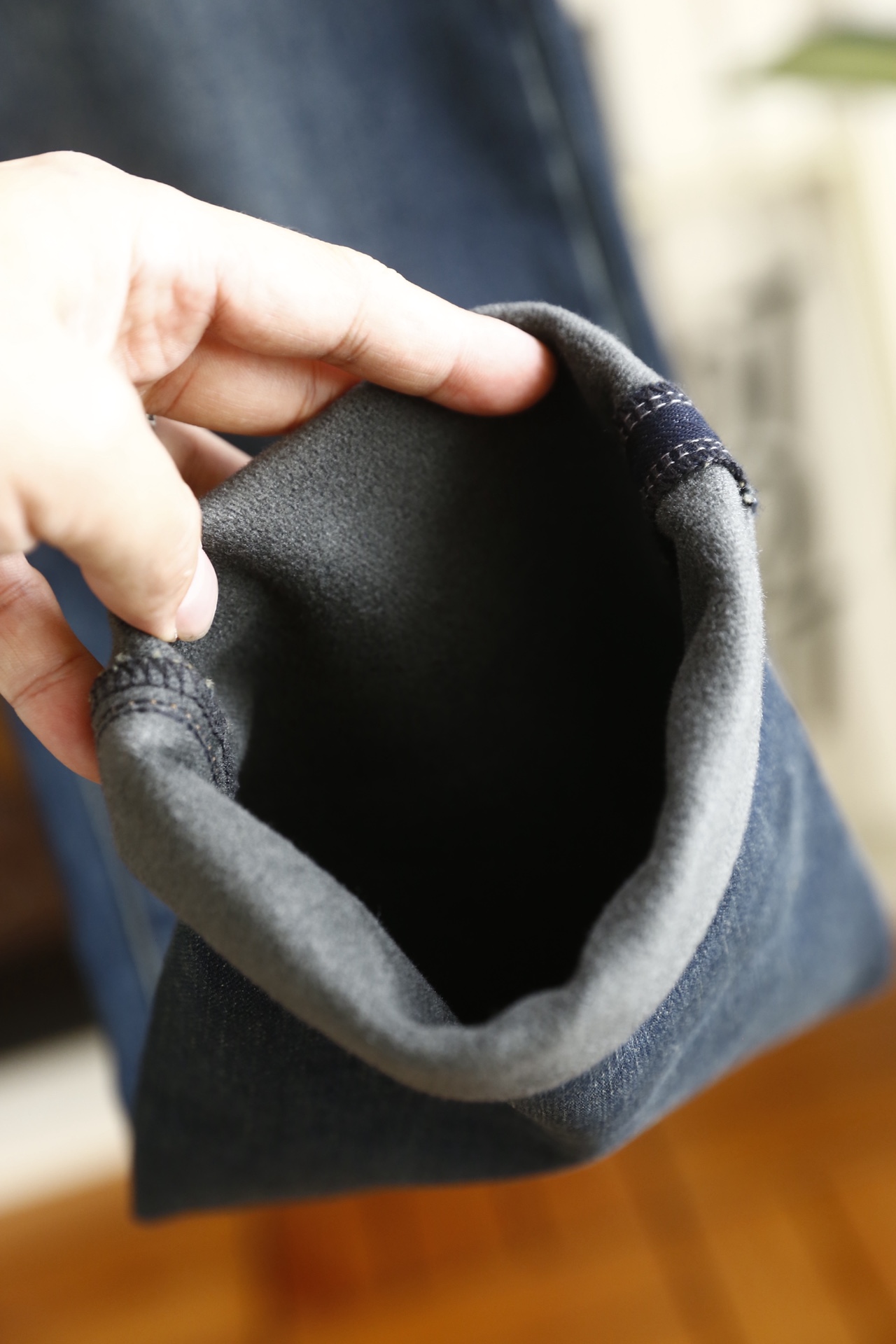 🔥蒙口.（🌾）25秋冬男士百搭牛仔裤，采用高弹耐磨的重磅牛仔面料，触感挺括且兼具柔软度，经过水洗工艺处理