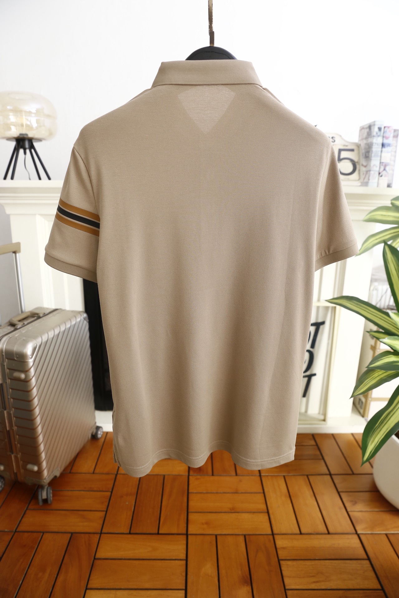 🔥杰尼亚.（🌾）2026春夏新品🆕时尚男士短袖Polo衫采用经典翻领设计，搭配三粒扣门襟，简约利落又不失