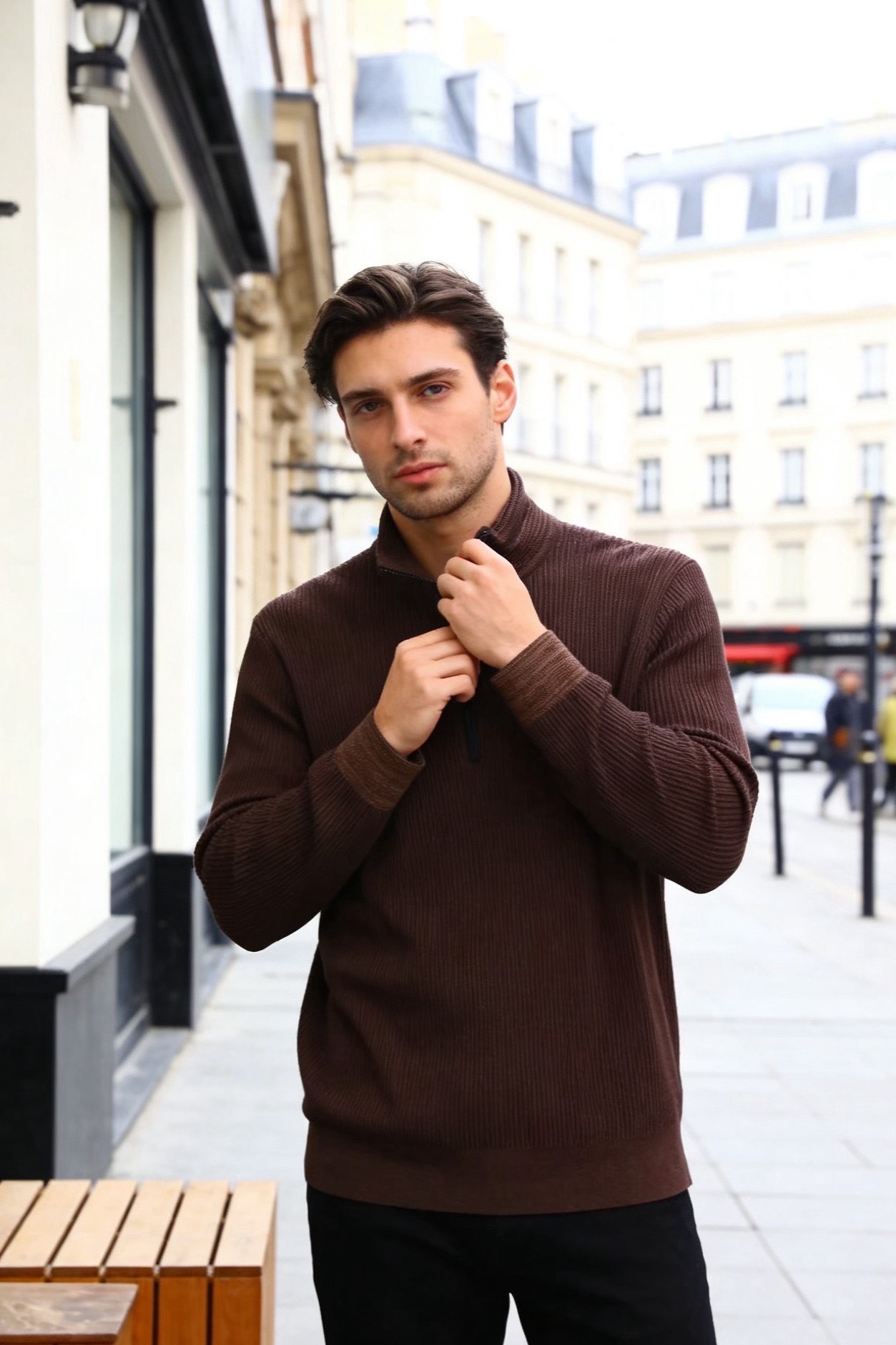 🔥lP🆕.（🌾）25秋冬男士半拉链翻领坑条针织衫，属于秋冬季节的通勤百搭单品，采用简约的半开拉链翻领设计