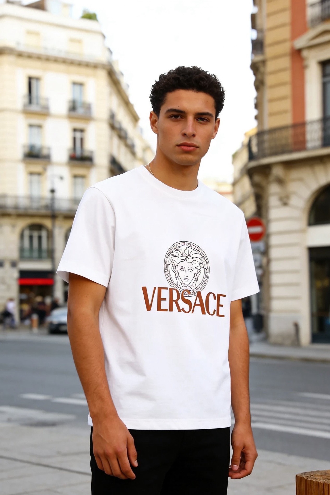 🔥范思泽.（🌾）2026早春新品🆕时尚男士圆领短袖T恤，属于品牌标志性的潮流单品，采用经典圆领版型，宽松