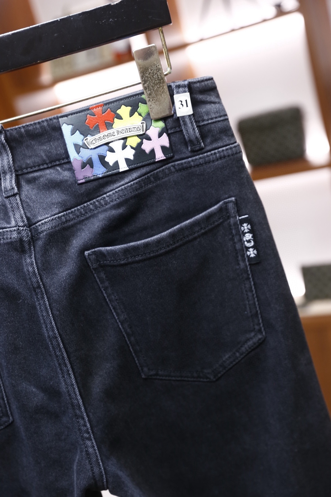 🔥Chrome Hearts/克罗心.（🌾）25秋冬新款！时尚男士十字装饰加绒牛仔裤，采用重度水洗的丹宁