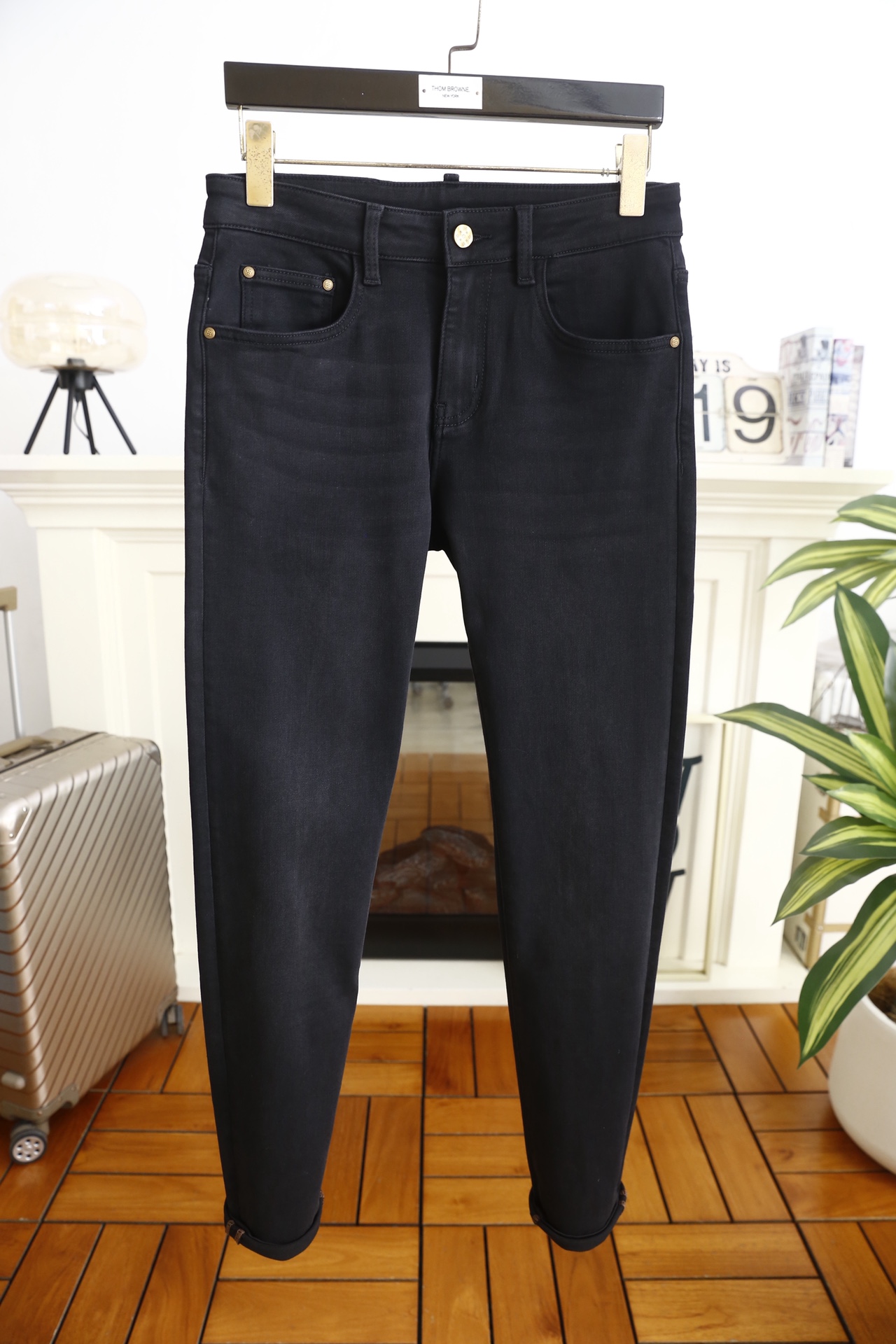 🔥路易威*/LV.（🌾）25秋冬男士休闲牛仔裤，属于品牌兼具标志性设计与实穿性的单品。它采用高弹力牛仔面