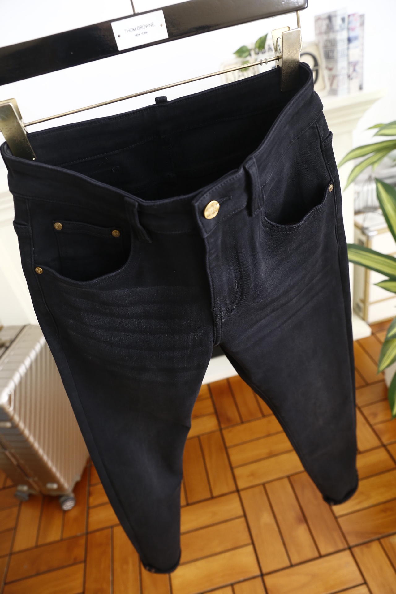 🔥路易威*/LV.（🌾）25秋冬男士休闲牛仔裤，属于品牌兼具标志性设计与实穿性的单品。它采用高弹力牛仔面