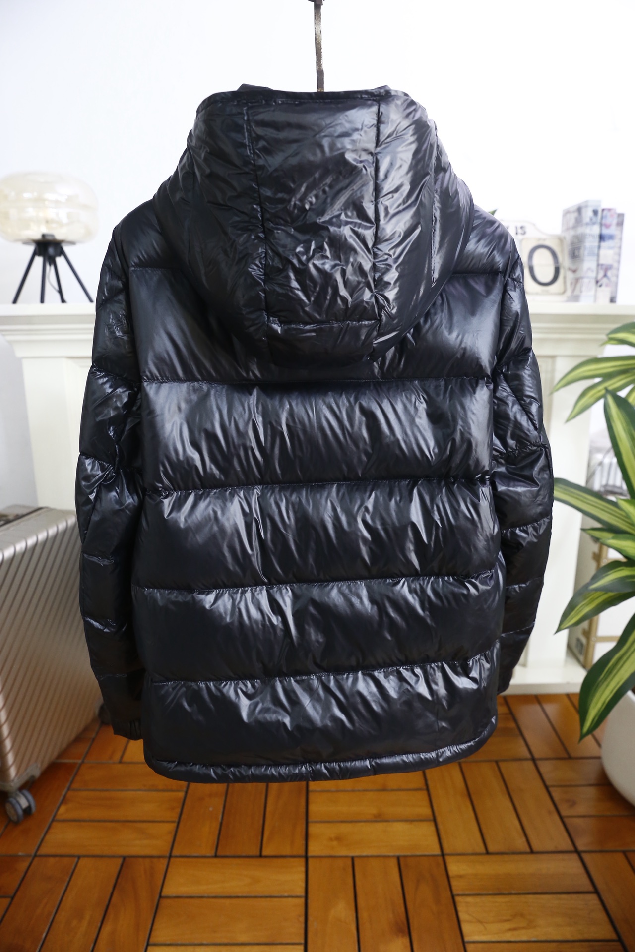 🔥蒙口/Mon*ler.（🌾）25秋冬男士连帽羽绒服，属于品牌兼具专业保暖性与潮流辨识度的秋冬核心单品。