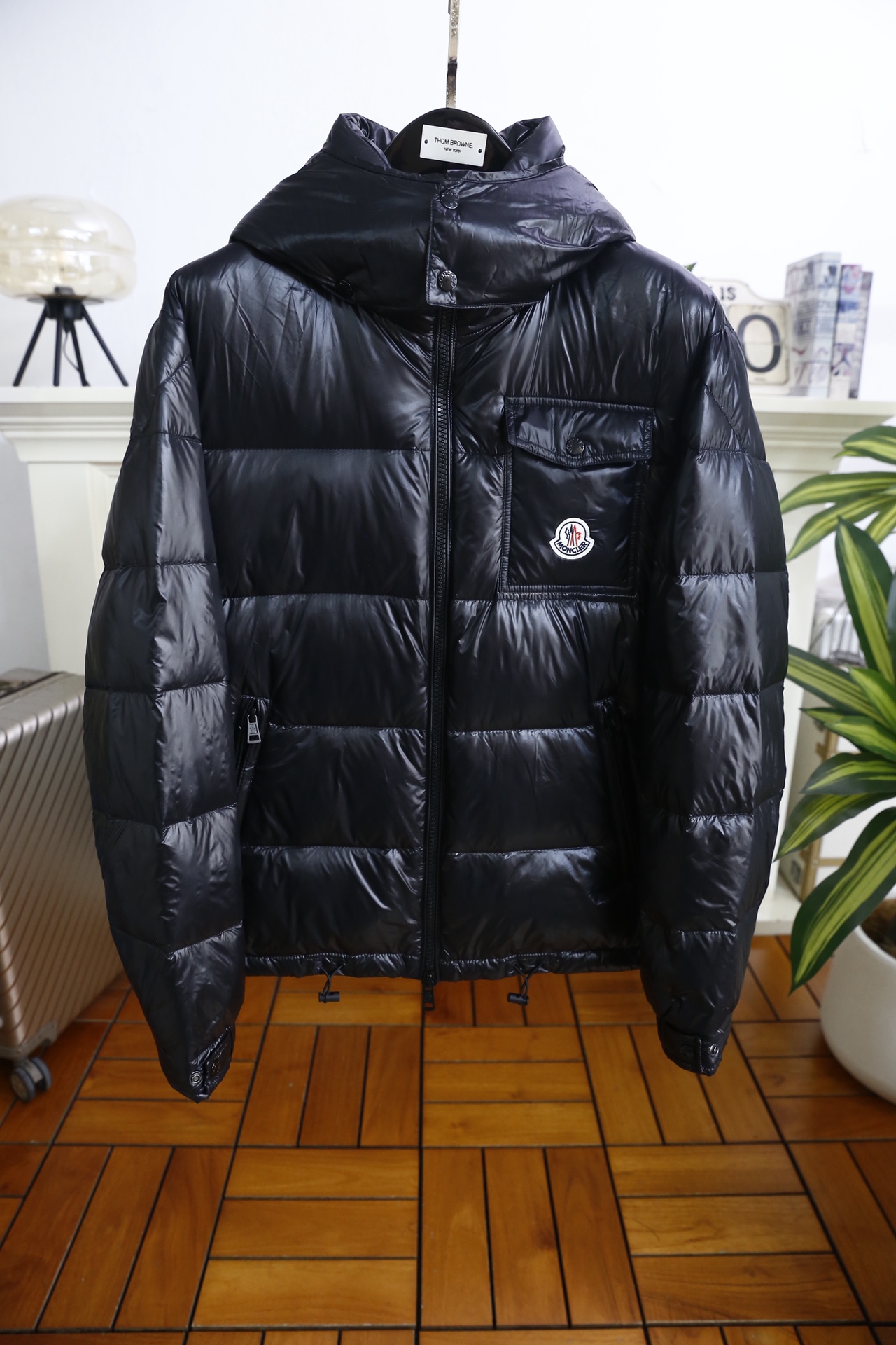 🔥蒙口/Mon*ler.（🌾）25秋冬男士连帽羽绒服，属于品牌兼具专业保暖性与潮流辨识度的秋冬核心单品。