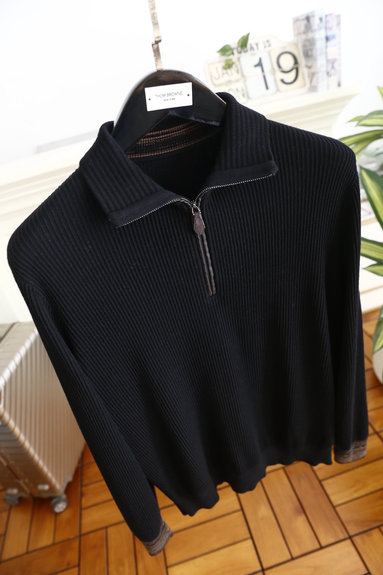 🔥lP🆕.（🌾）25秋冬男士半拉链翻领坑条针织衫，属于秋冬季节的通勤百搭单品，采用简约的半开拉链翻领设计