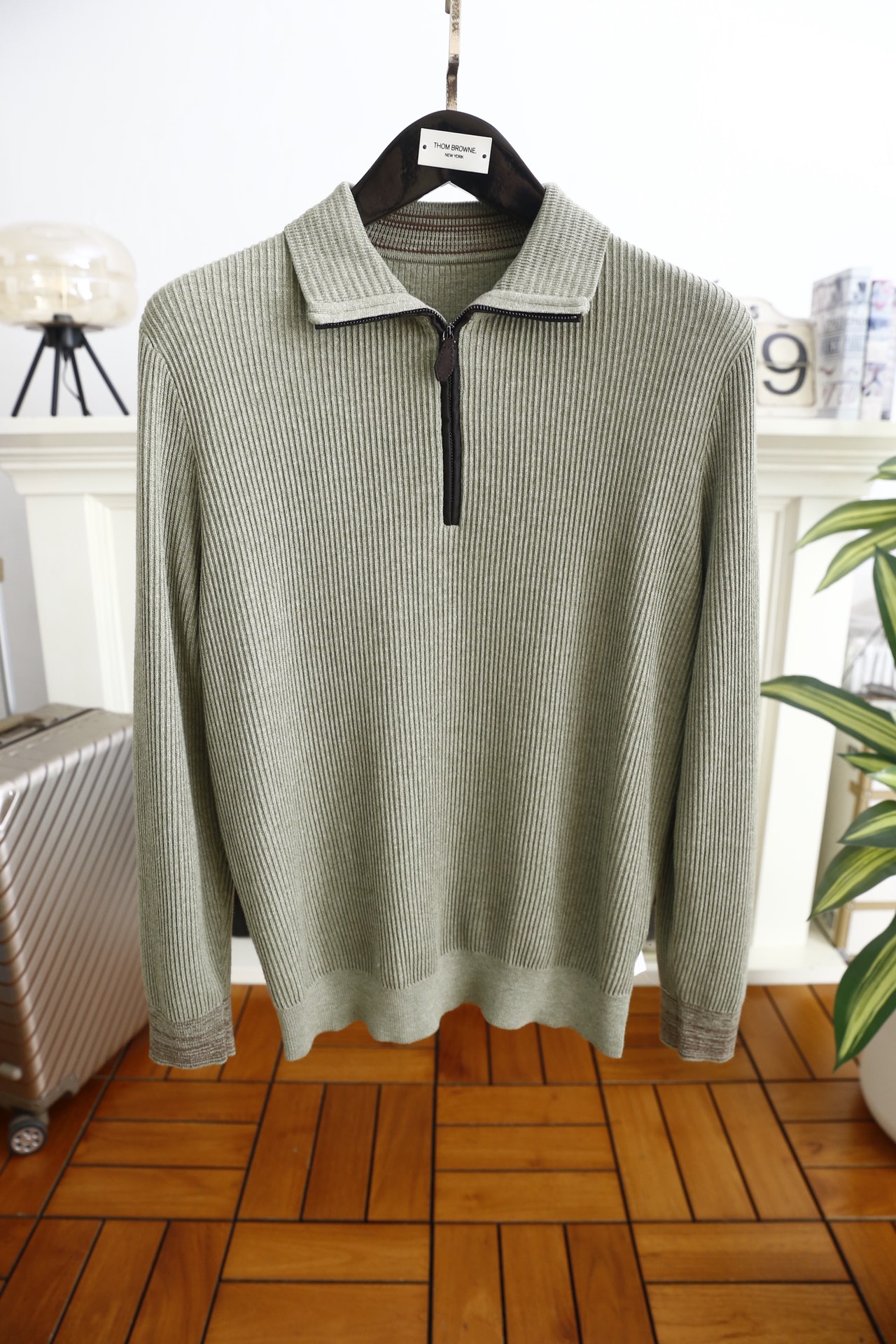 🔥lP🆕.（🌾）25秋冬男士半拉链翻领坑条针织衫，属于秋冬季节的通勤百搭单品，采用简约的半开拉链翻领设计