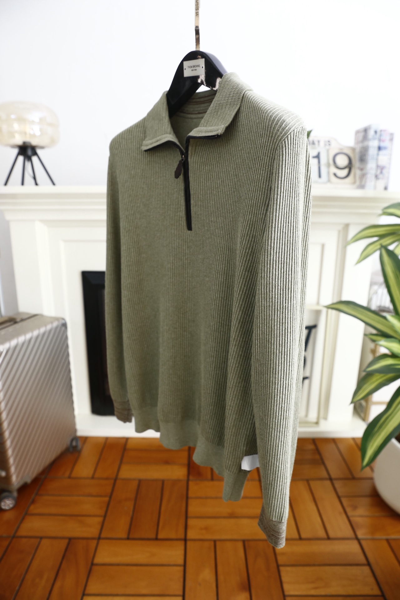 🔥lP🆕.（🌾）25秋冬男士半拉链翻领坑条针织衫，属于秋冬季节的通勤百搭单品，采用简约的半开拉链翻领设计