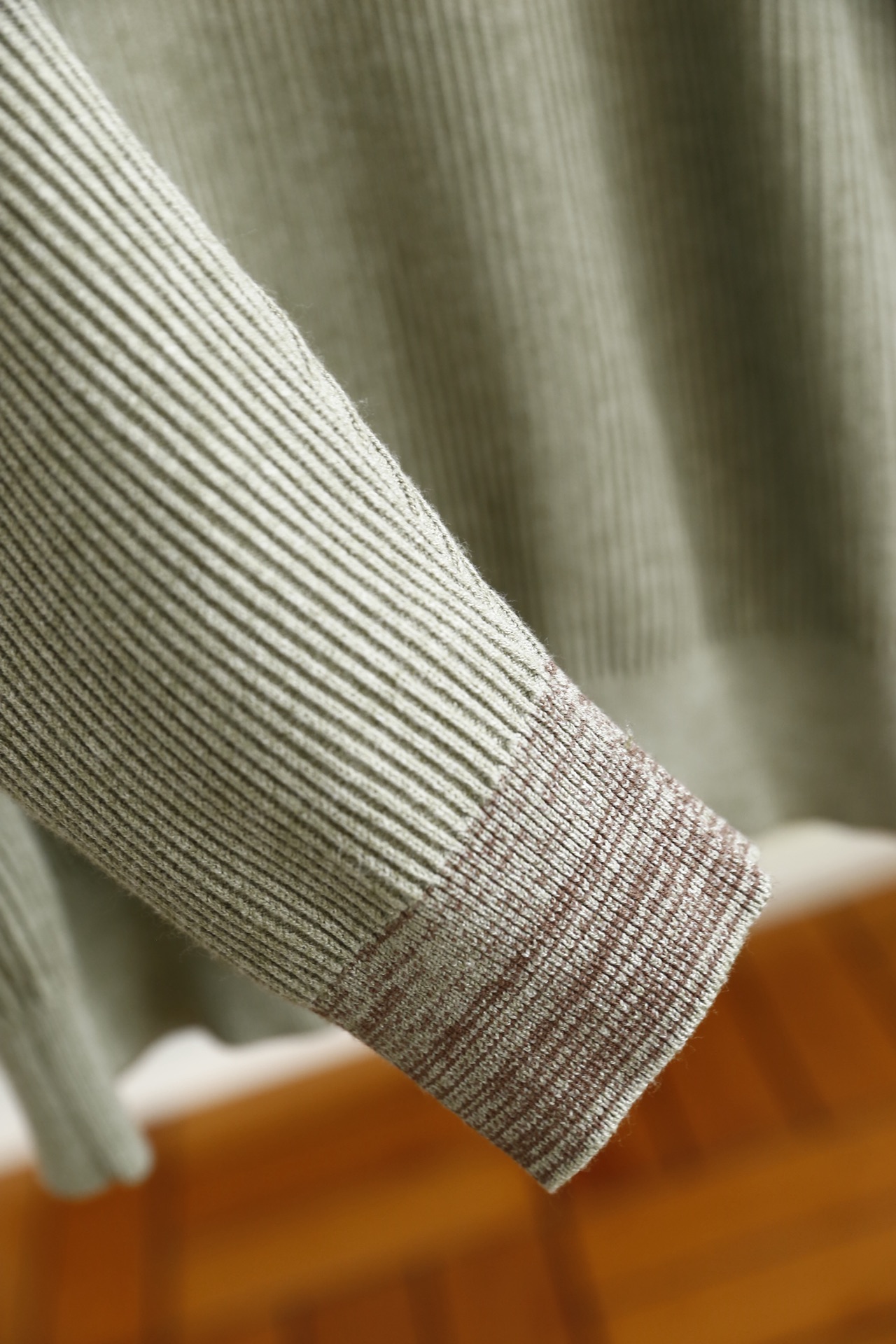 🔥lP🆕.（🌾）25秋冬男士半拉链翻领坑条针织衫，属于秋冬季节的通勤百搭单品，采用简约的半开拉链翻领设计