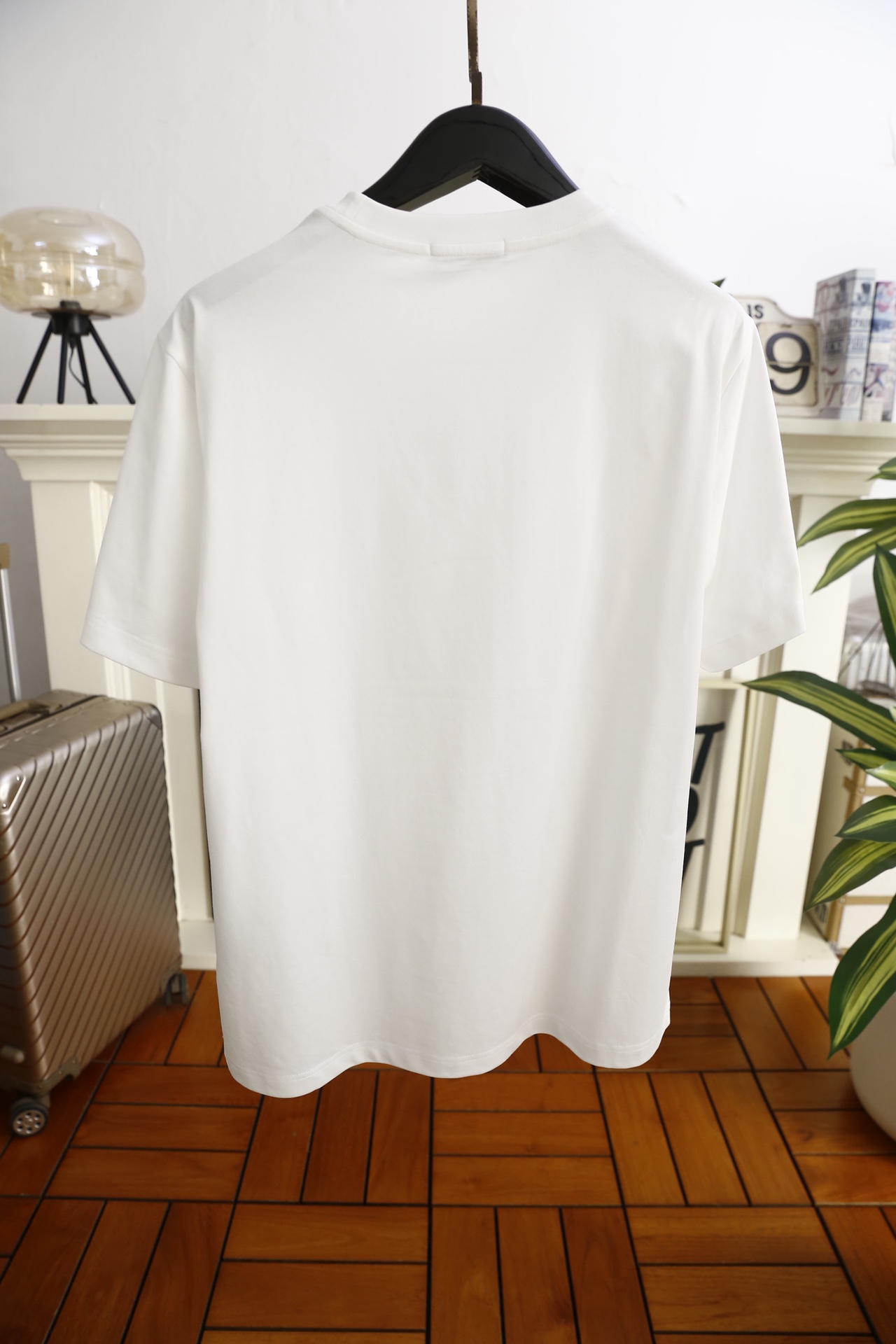 🔥范思*/Versa*e.（🌾）2026早春新款🆕时尚男士百搭短袖T恤，是品牌极具标志性的经典单品，胸前