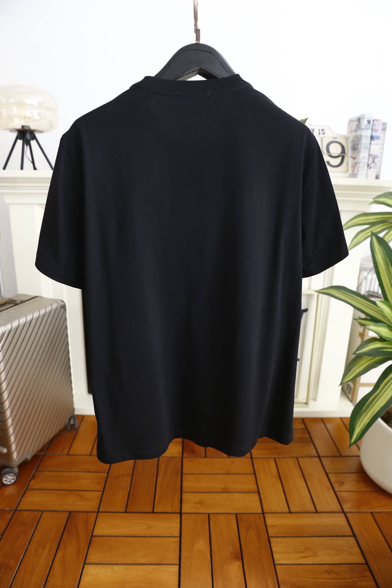 🔥蒙口/Mon*ler.（🌾）2026春夏新品！时尚男士圆领短袖T恤，属于品牌兼具辨识度与潮流感的单品，