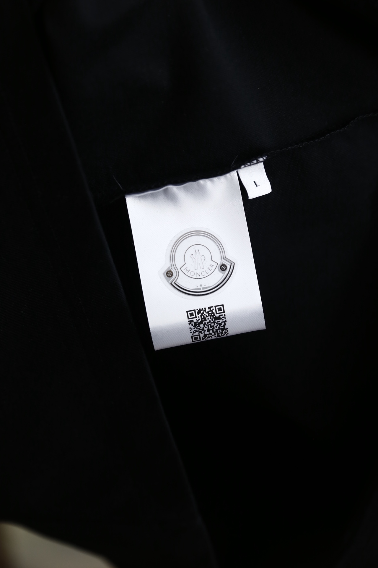 🔥蒙口/Mon*ler.（🌾）2026春夏新品！时尚男士圆领短袖T恤，属于品牌兼具辨识度与潮流感的单品，