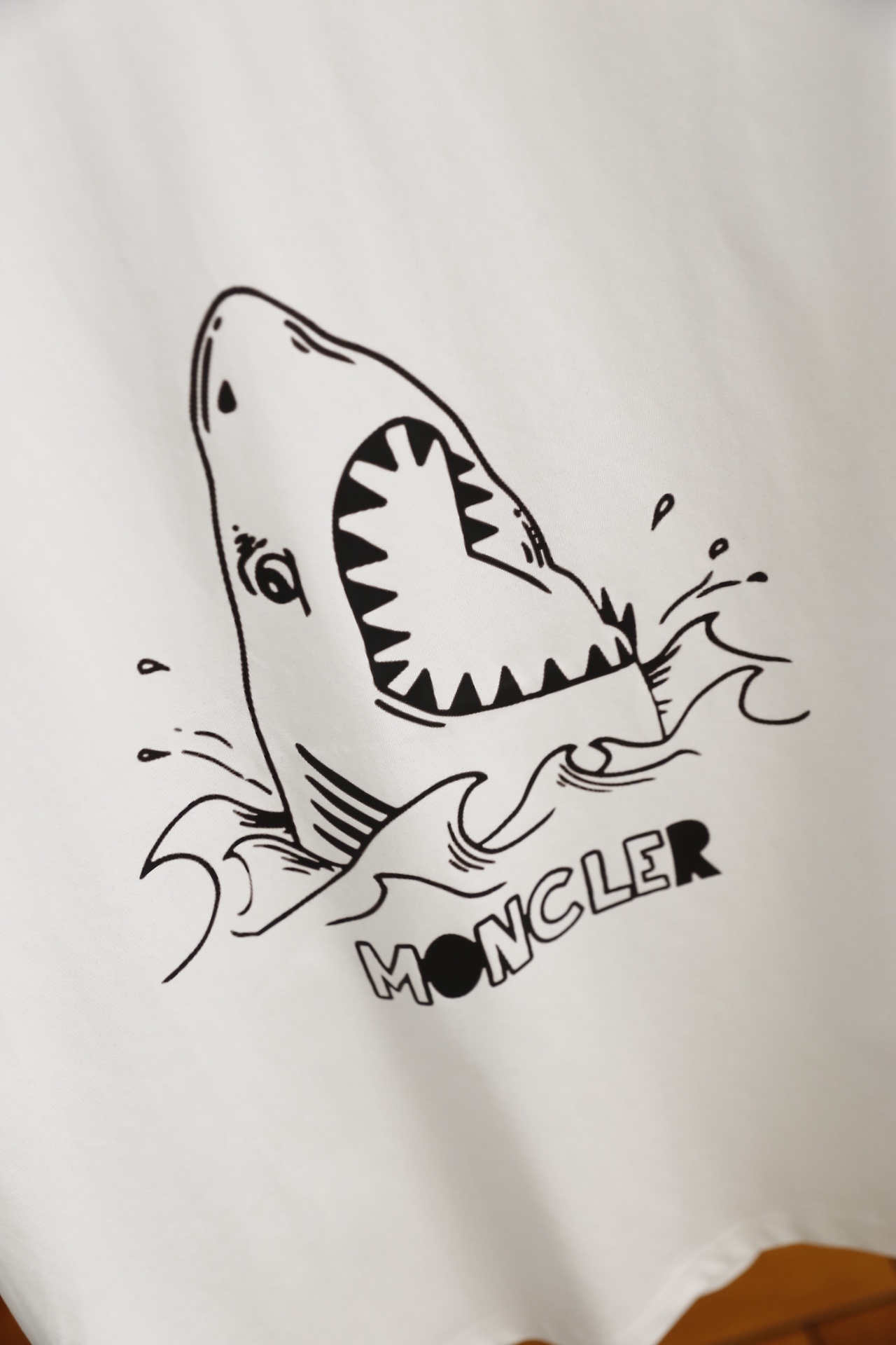 🔥蒙口/Mon*ler.（🌾）2026春夏新品！时尚男士圆领短袖T恤，属于品牌兼具辨识度与潮流感的单品，