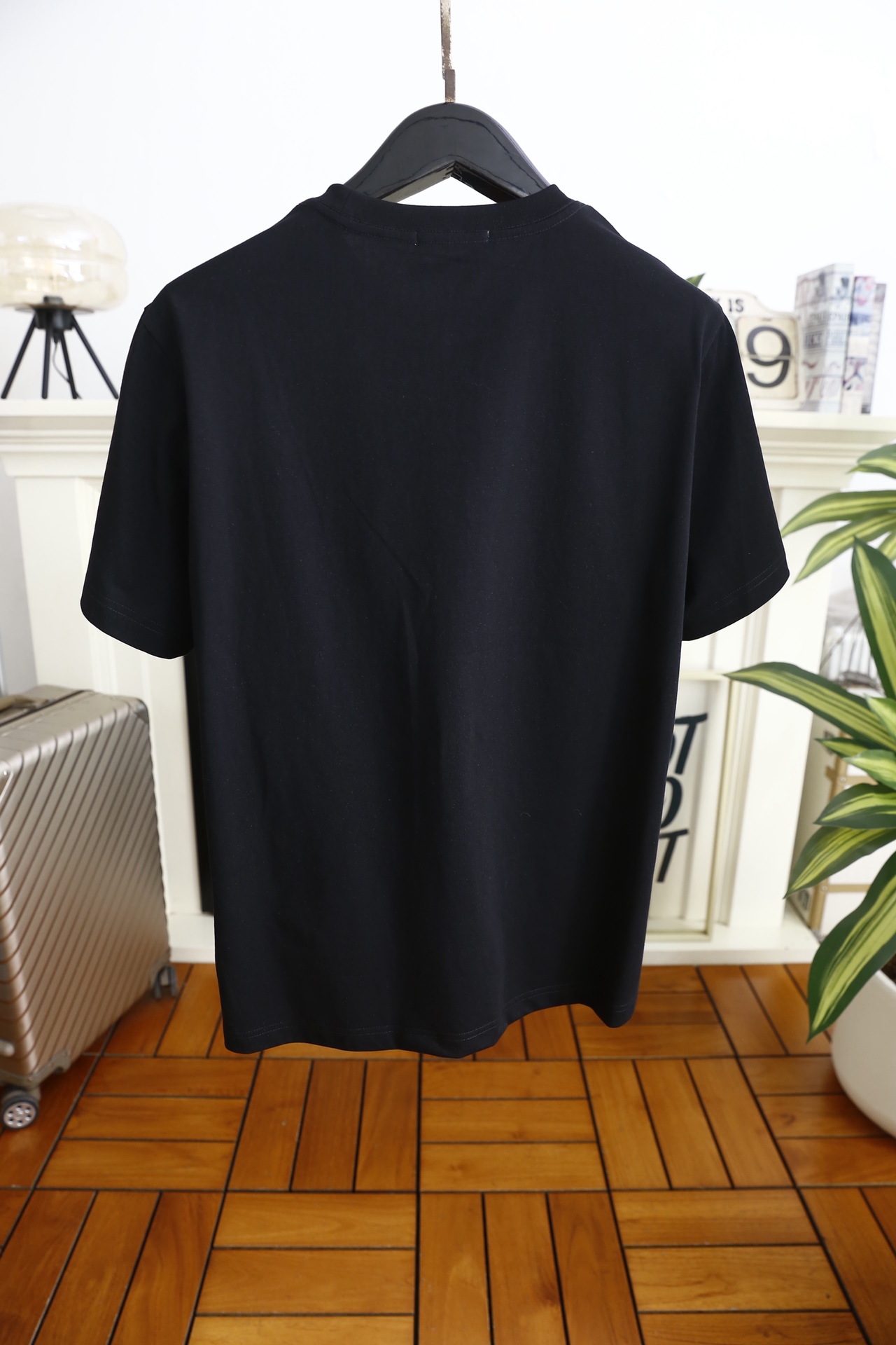 🔥范思泽.（🌾）2026早春新品！时尚男士圆领短袖T恤，采用高支欧洲棉棉面料，触感柔软亲肤，透气性佳，宽