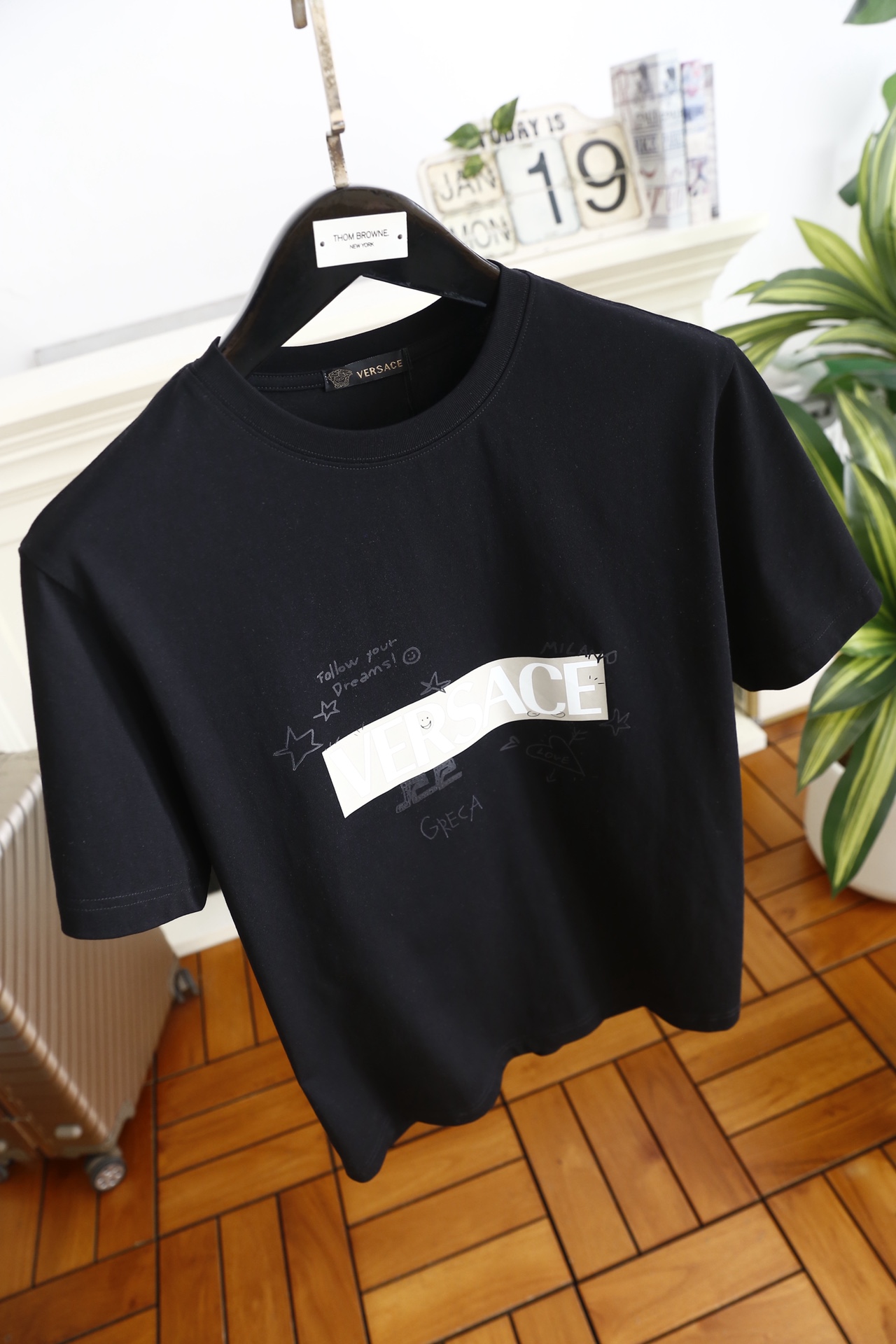 🔥范思哲.（🌾）2026春夏新品🆕时尚男士圆领短袖T恤，甄选高支舒适棉面料，触感细腻软糯，上身透气不闷汗