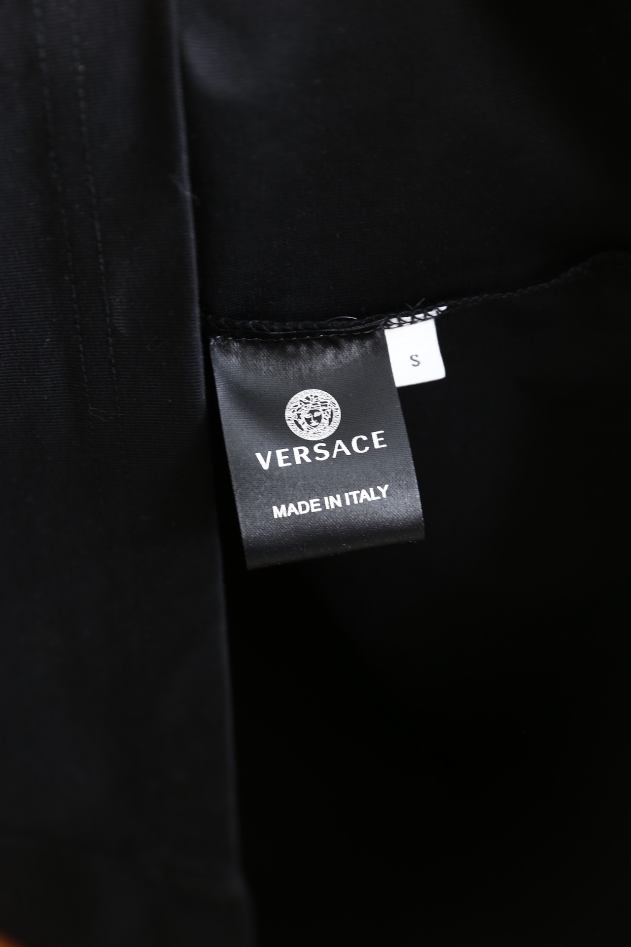 🔥范思哲.（🌾）2026春夏新品🆕时尚男士圆领短袖T恤，甄选高支舒适棉面料，触感细腻软糯，上身透气不闷汗