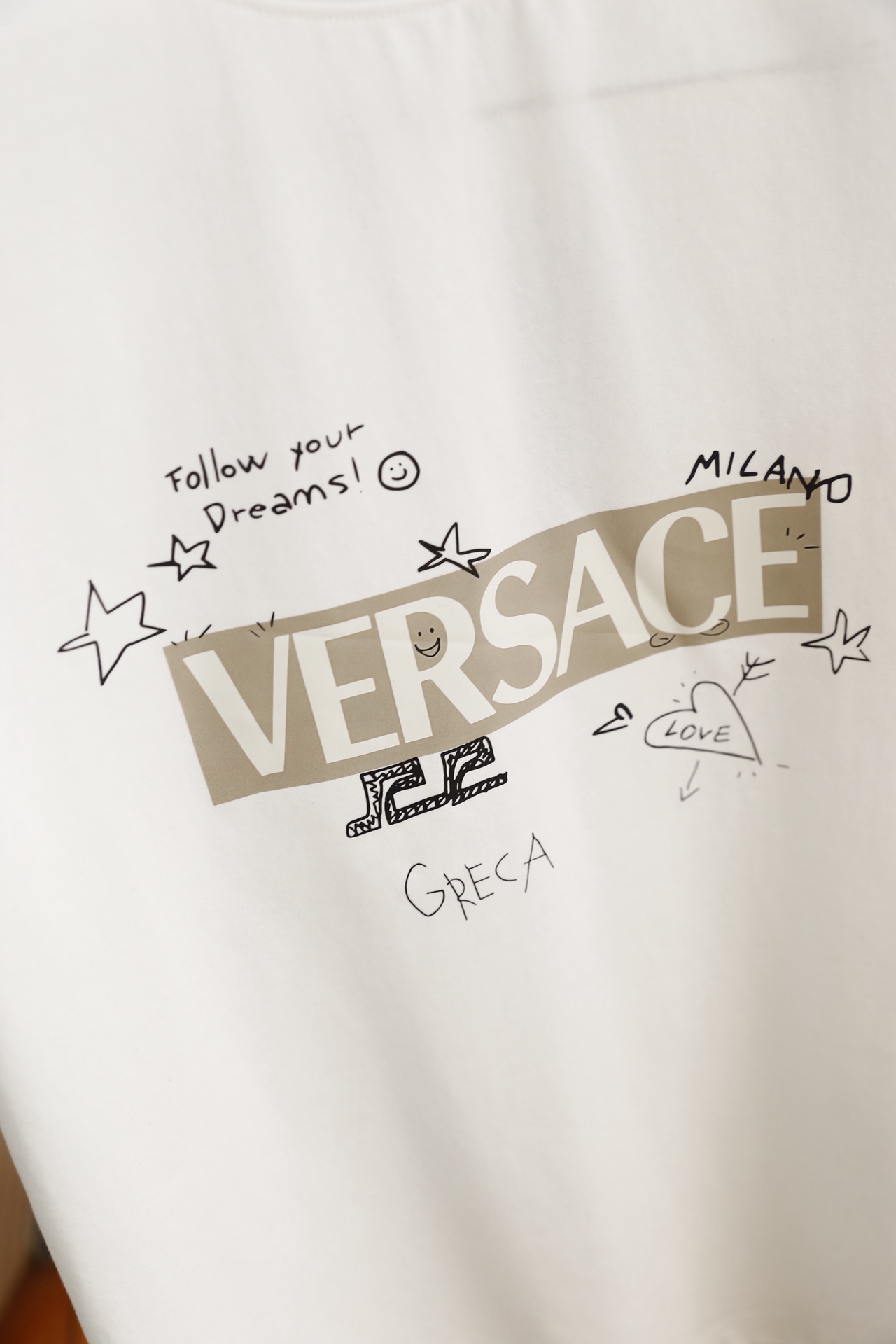 🔥范思哲.（🌾）2026春夏新品🆕时尚男士圆领短袖T恤，甄选高支舒适棉面料，触感细腻软糯，上身透气不闷汗