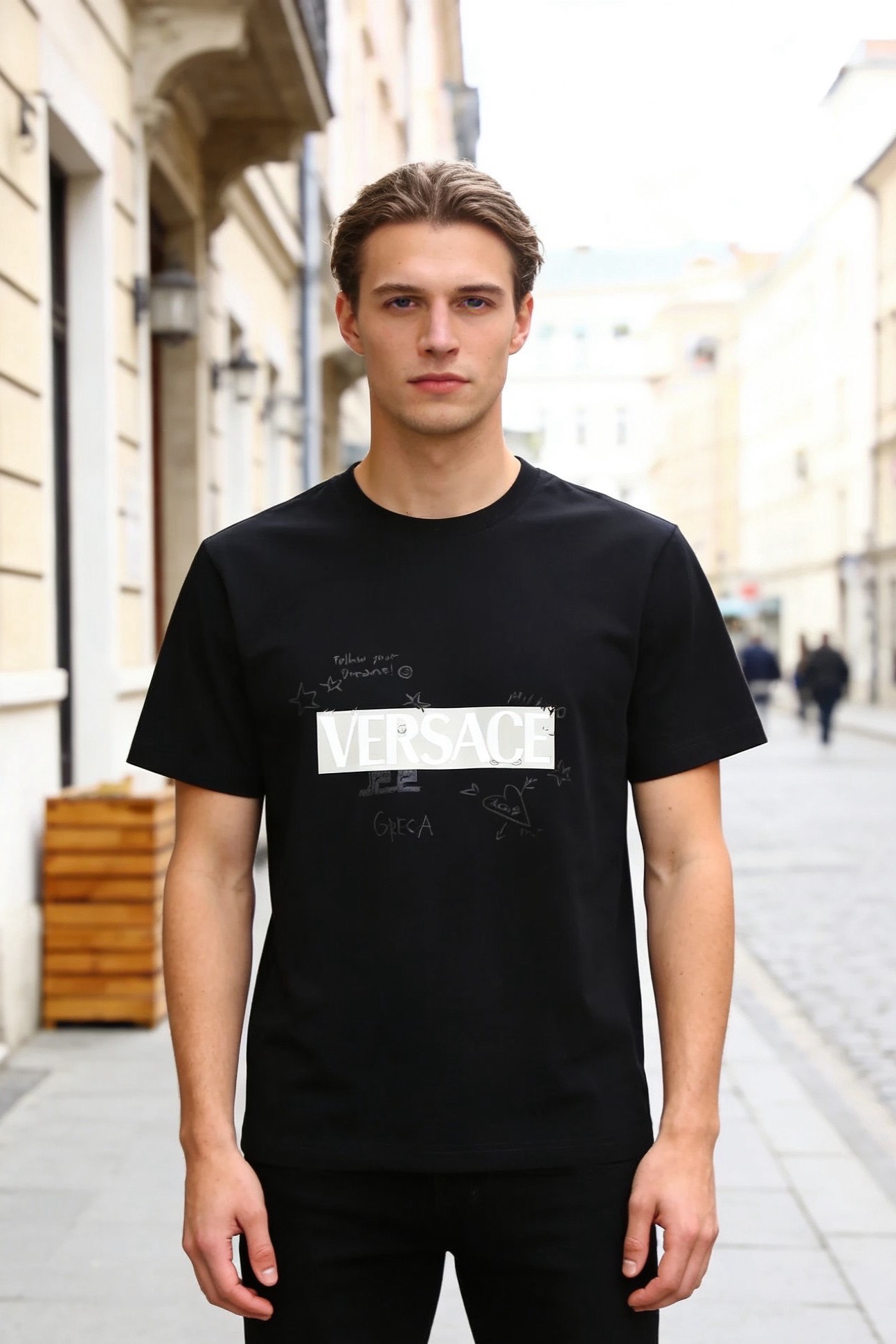 🔥范思哲.（🌾）2026春夏新品🆕时尚男士圆领短袖T恤，甄选高支舒适棉面料，触感细腻软糯，上身透气不闷汗