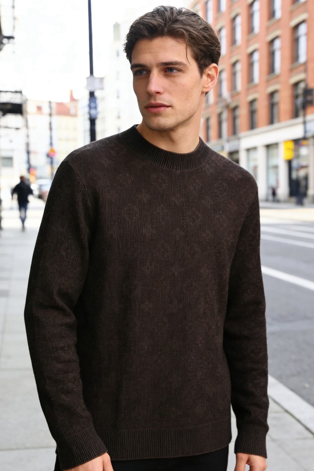 🔥路易威*/LV.（🌾）25秋冬男士半高领针织衫，属于品牌兼具质感与实用性的秋冬单品。它采用细腻的混纺针