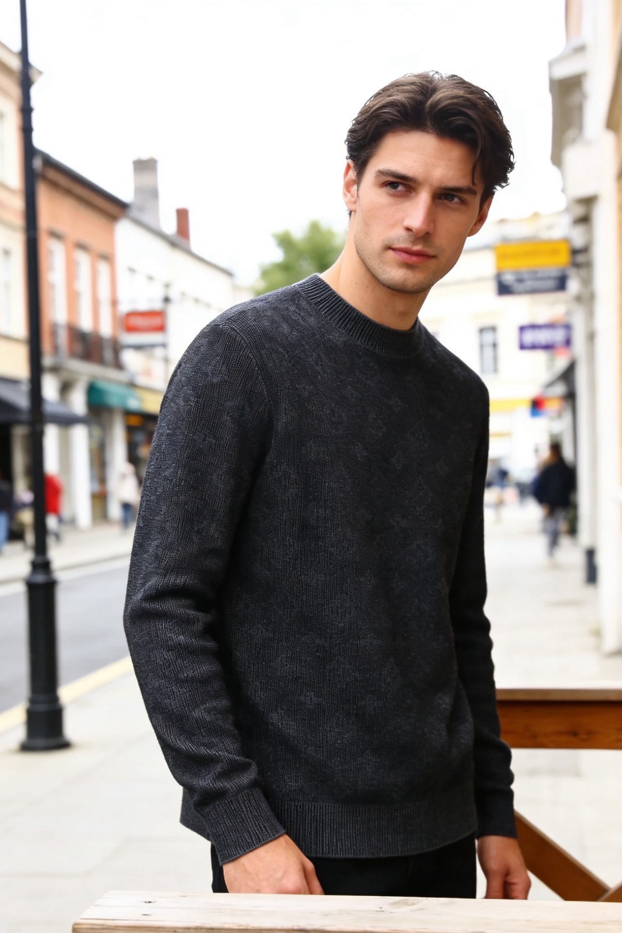 🔥路易威*/LV.（🌾）25秋冬男士半高领针织衫，属于品牌兼具质感与实用性的秋冬单品。它采用细腻的混纺针