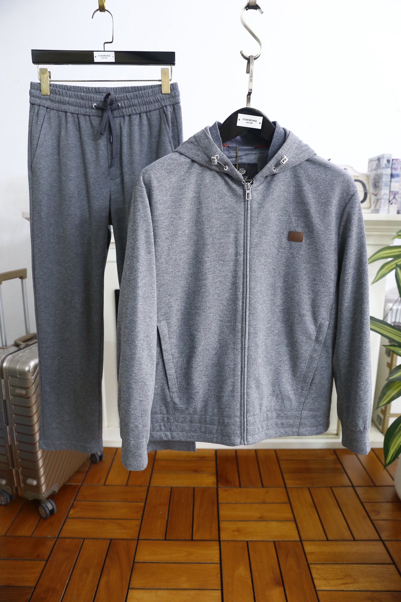 🔥lP🆕.（🌾）2026早春新款！时尚男士原单连帽拉链卫衣套装，采用重磅棉质混纺面料打造，触感柔软且兼具