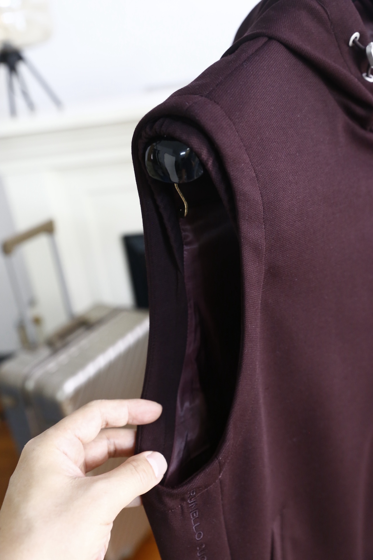 🔥BC.（🌾）2026早春新款🆕时尚男士原单连帽马甲，采用质感柔软且挺括的面料打造，无袖剪裁结合连帽设计