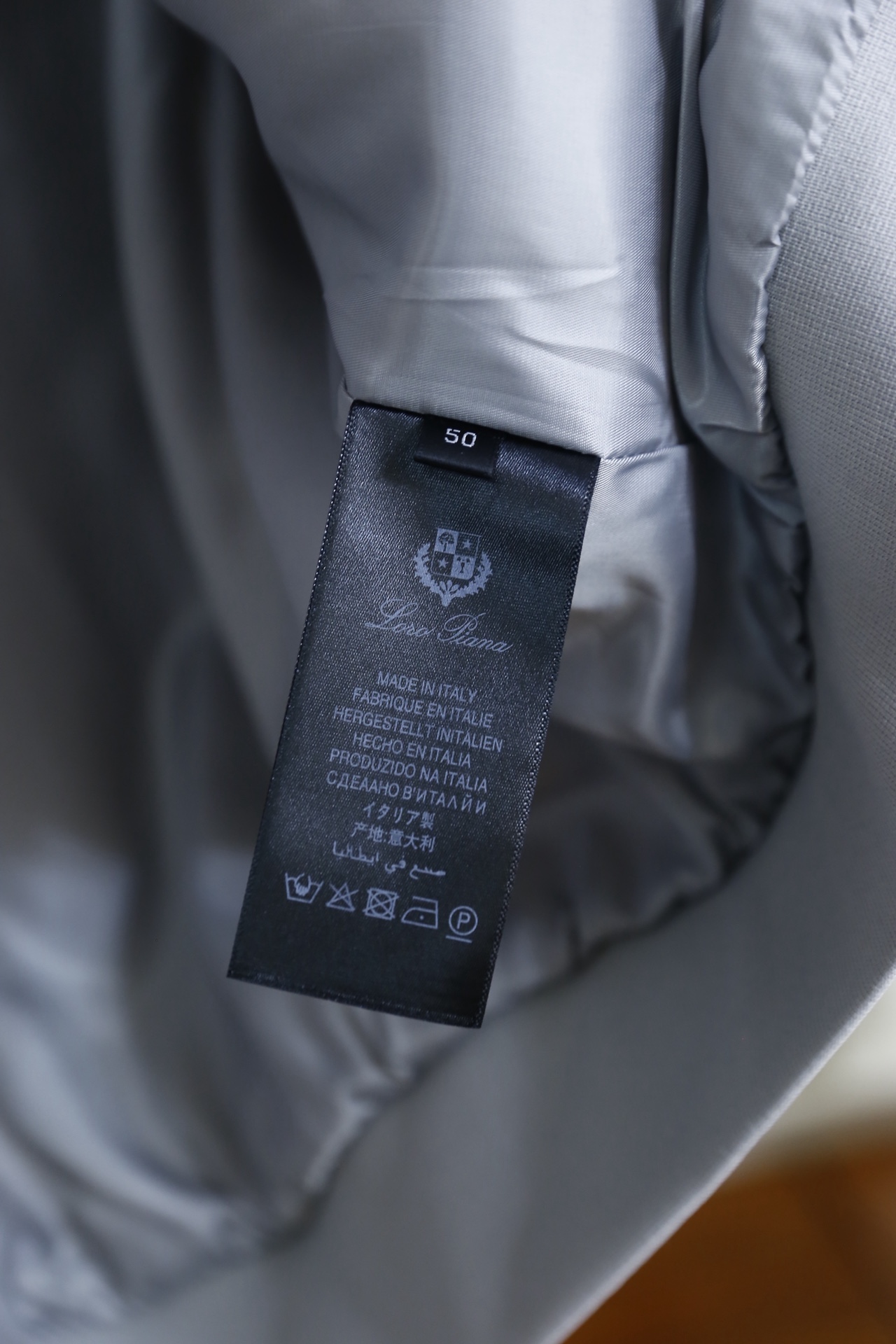 🔥lP🆕.（🌾）2026早春新品！时尚男士原单翻领夹克，采用兼具挺括感与透气性的面料打造，简约利落的单排