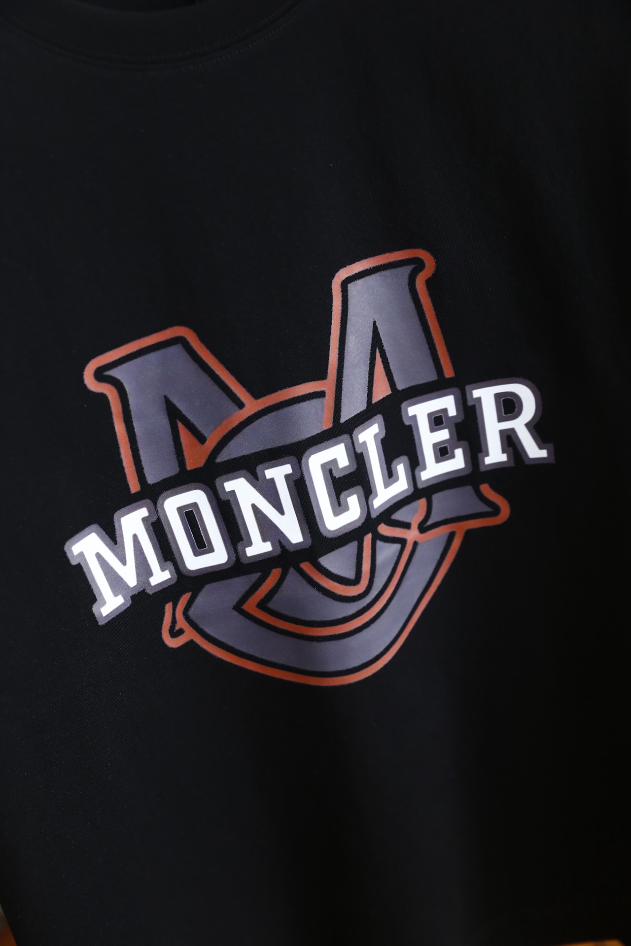 🔥蒙口.（🌾）2026早春新品🆕时尚男士圆领短袖T恤，甄选高支舒适棉面料，触感细腻软糯，上身透气不闷汗，