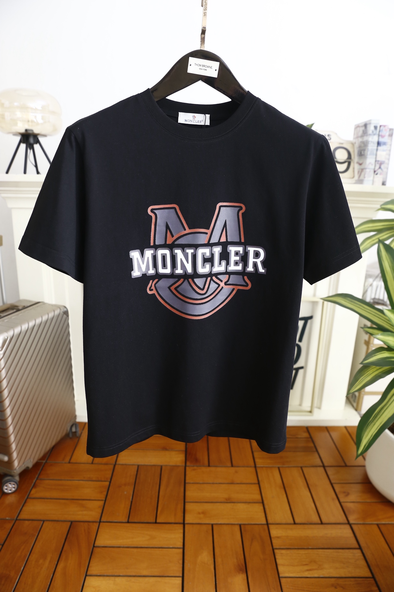 🔥蒙口.（🌾）2026早春新品🆕时尚男士圆领短袖T恤，甄选高支舒适棉面料，触感细腻软糯，上身透气不闷汗，