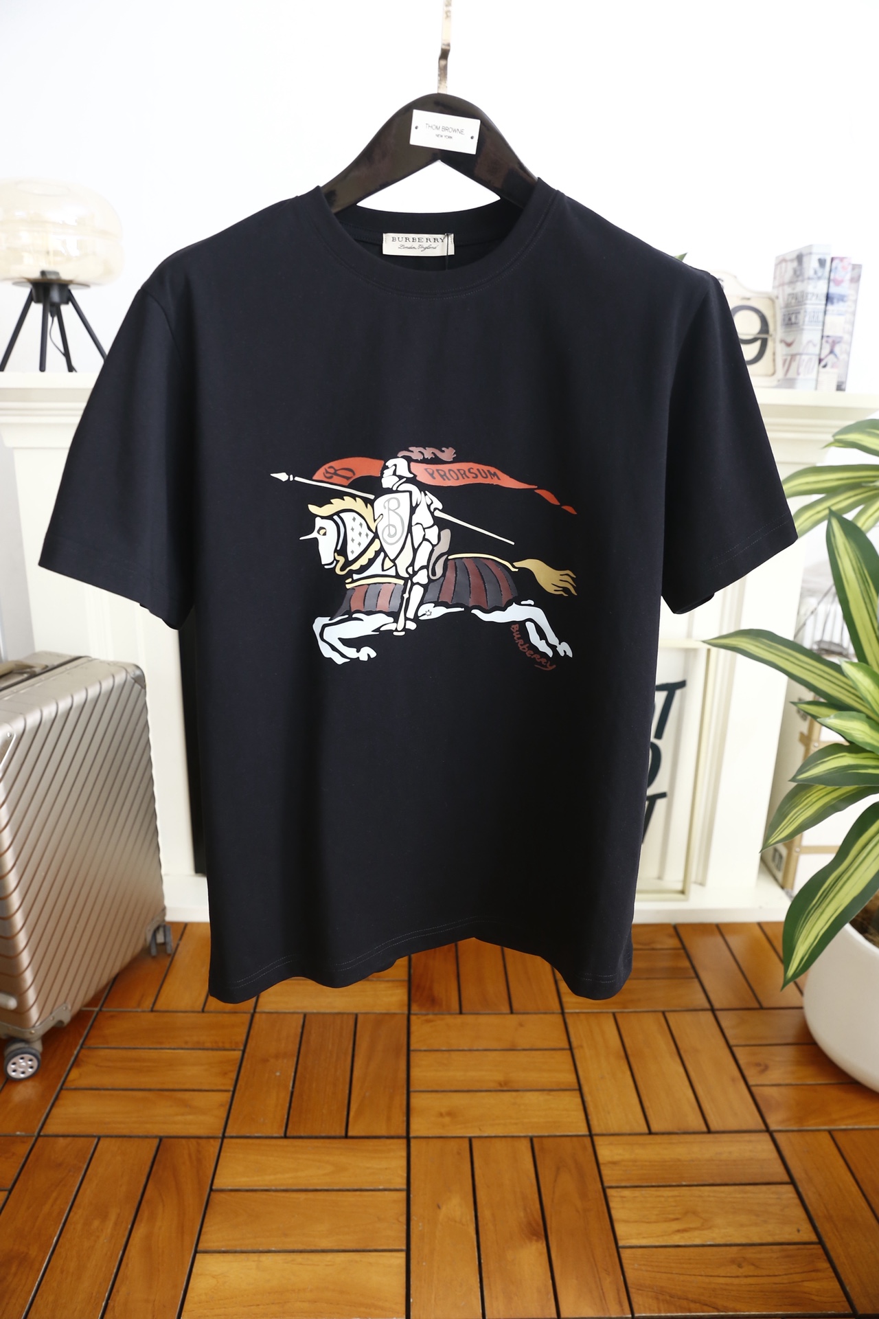 🔥巴宝丽.（🌾）2026早春新品🆕时尚男士圆领短袖T恤，甄选高支舒适棉面料，触感细腻软糯，上身透气不闷汗