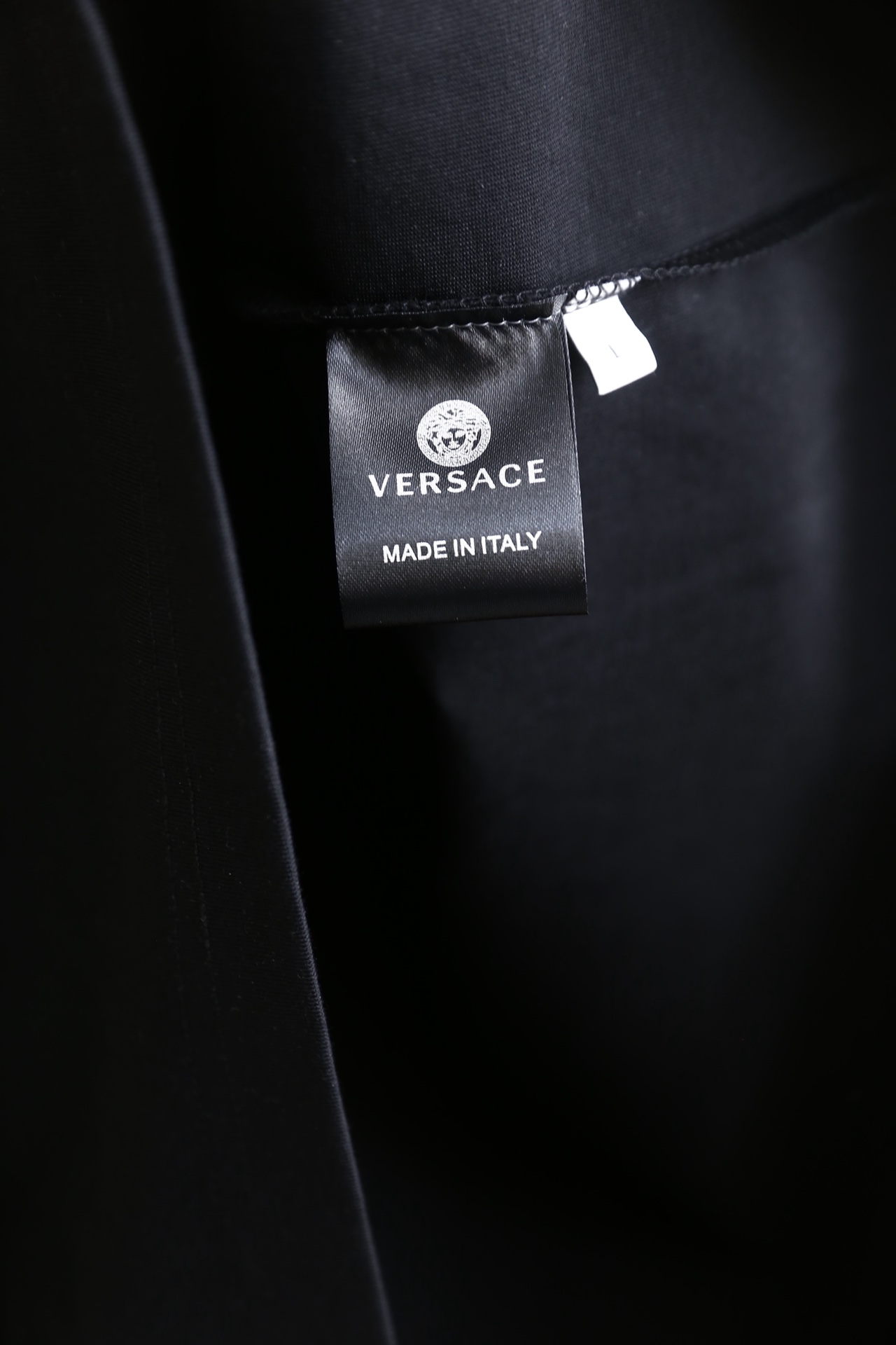 🔥范思哲.（🌾）2026春夏新品😎时尚男士百搭圆领短袖T恤，甄选高支棉面料，触感柔软且久洗不易变形，奢华