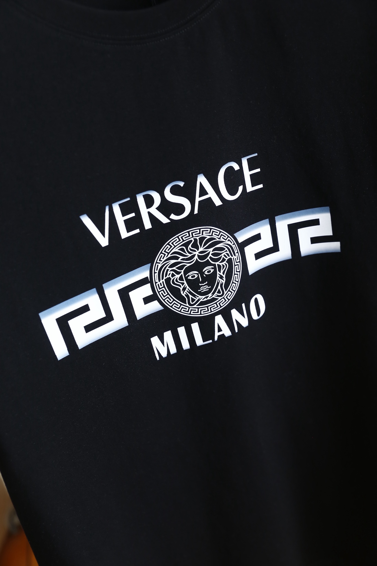 🔥范思哲.（🌾）2026春夏新品😎时尚男士百搭圆领短袖T恤，甄选高支棉面料，触感柔软且久洗不易变形，奢华