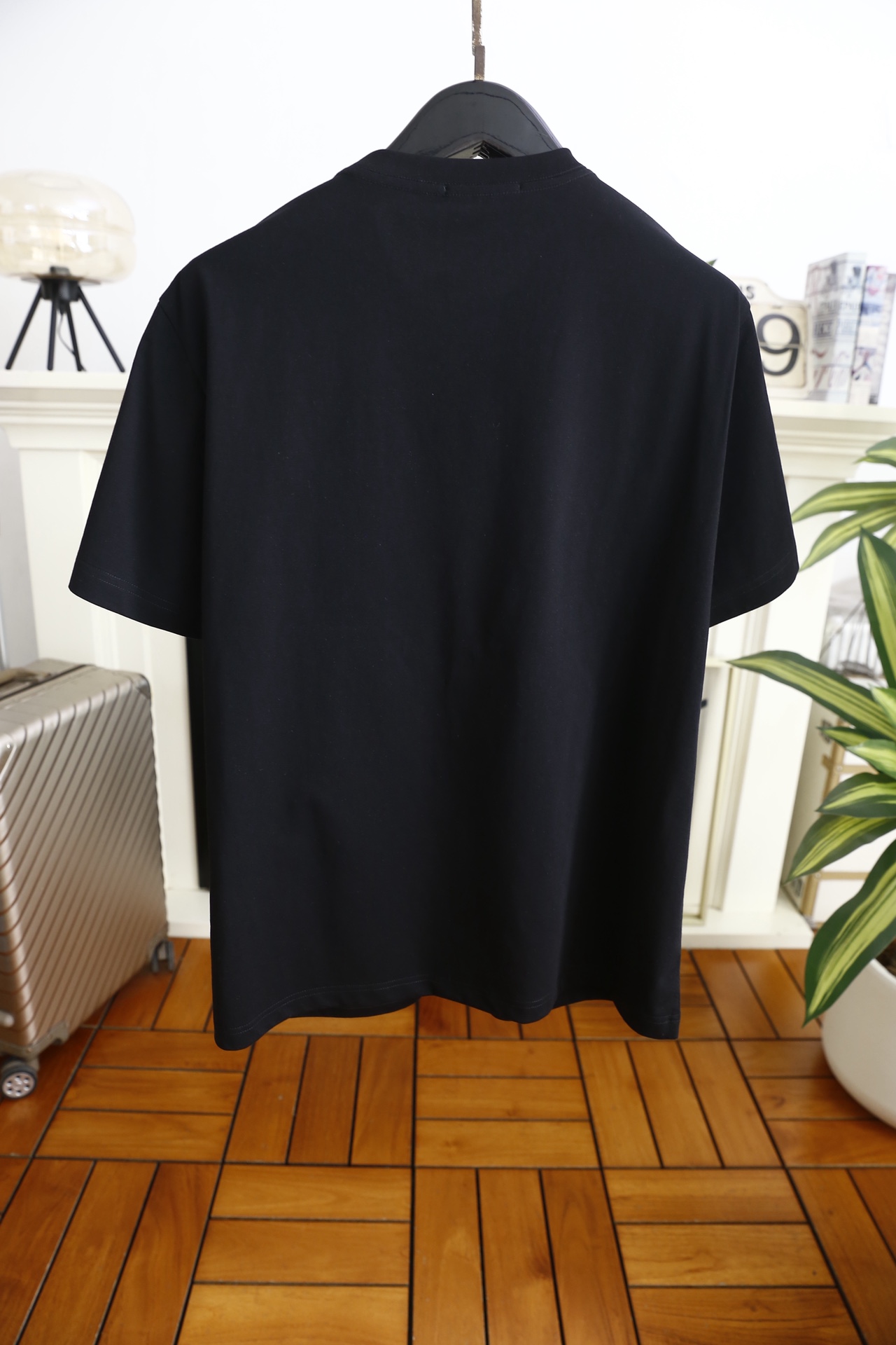 🔥范思哲.（🌾）2026春夏新品😎时尚男士百搭圆领短袖T恤，甄选高支棉面料，触感柔软且久洗不易变形，奢华